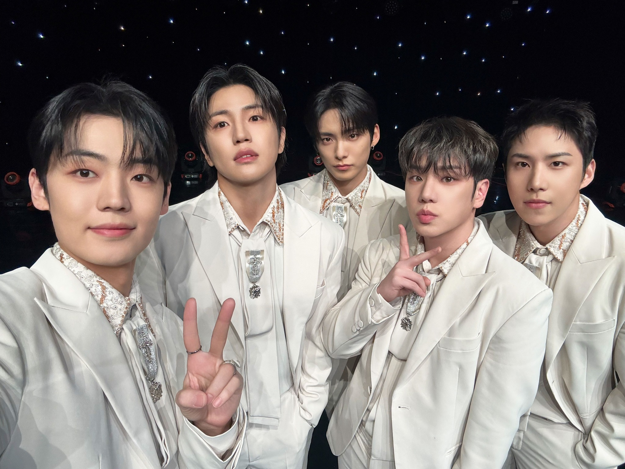 에이스 A.C.E - 에이스 A.C.Eさんが写真を追加しました