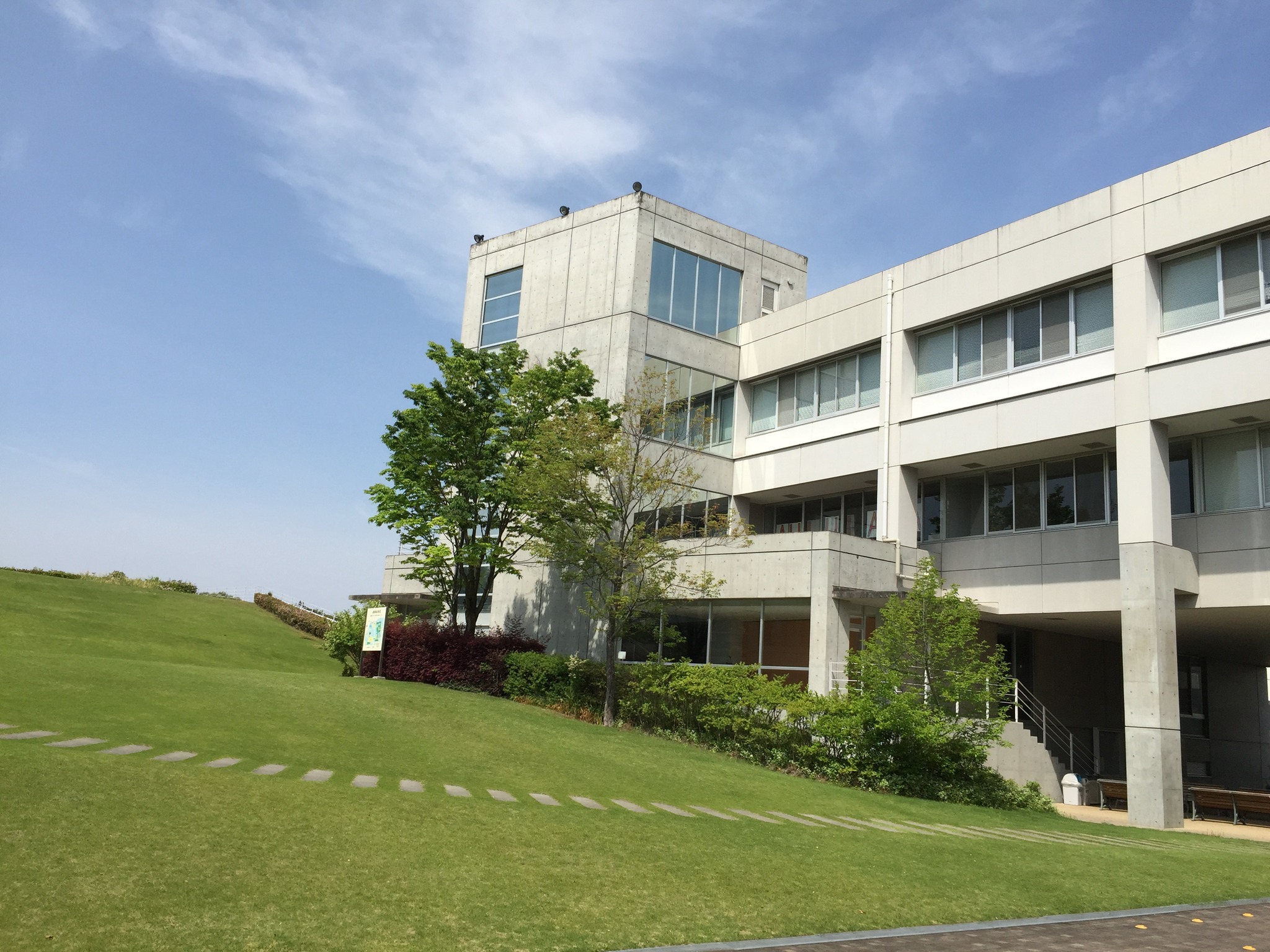 南山大学総合政策学部/Faculty - 【授業紹介】 総合政策学部の学科科目