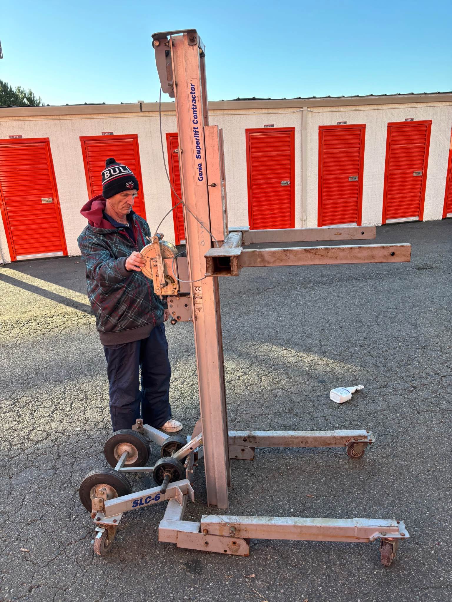 Genie Superlift Contractors Lift SLC-6 - Weight Lifting Machines ...