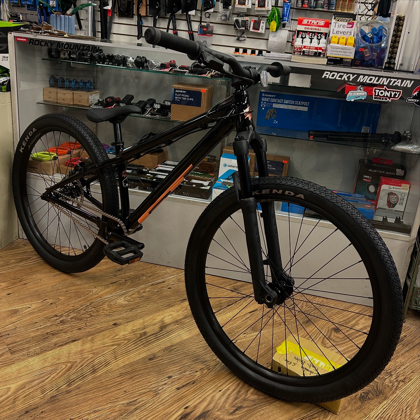 gt bicycles la bomba LaBomba 24  GT LA BOMBA DJ 26