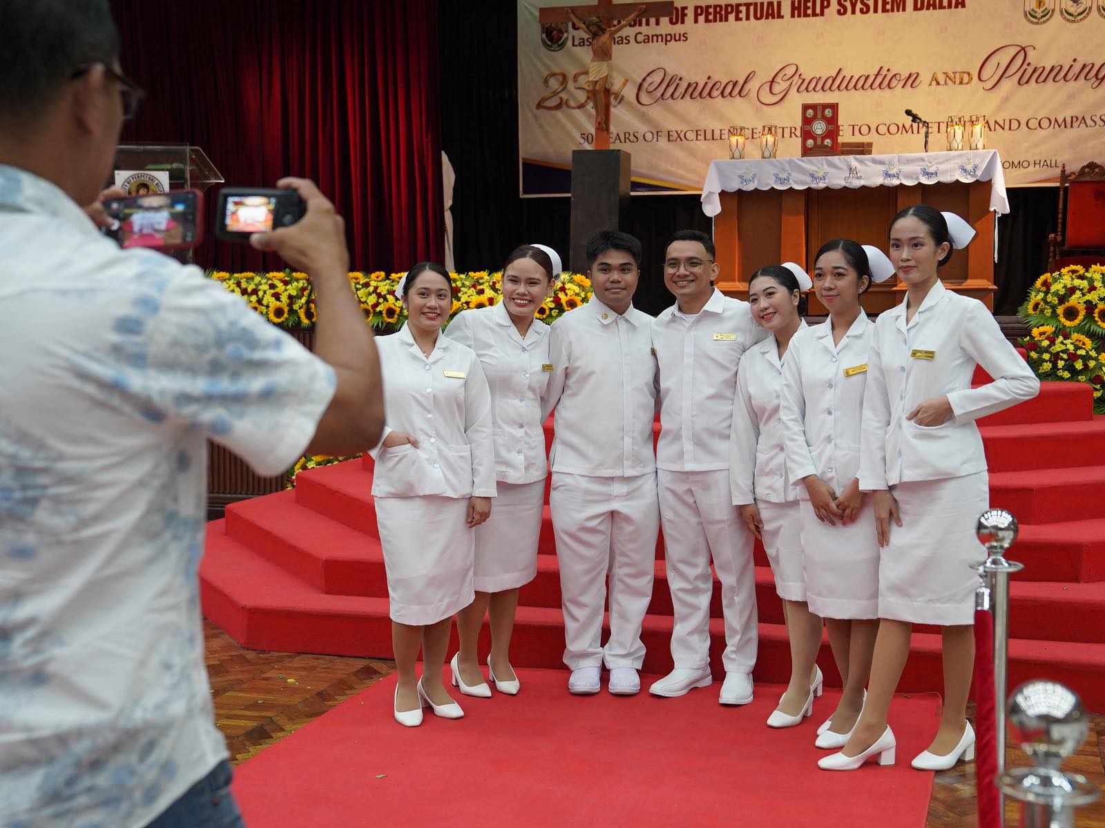 MANILA - Graduates of Allied Health courses at the University of ...