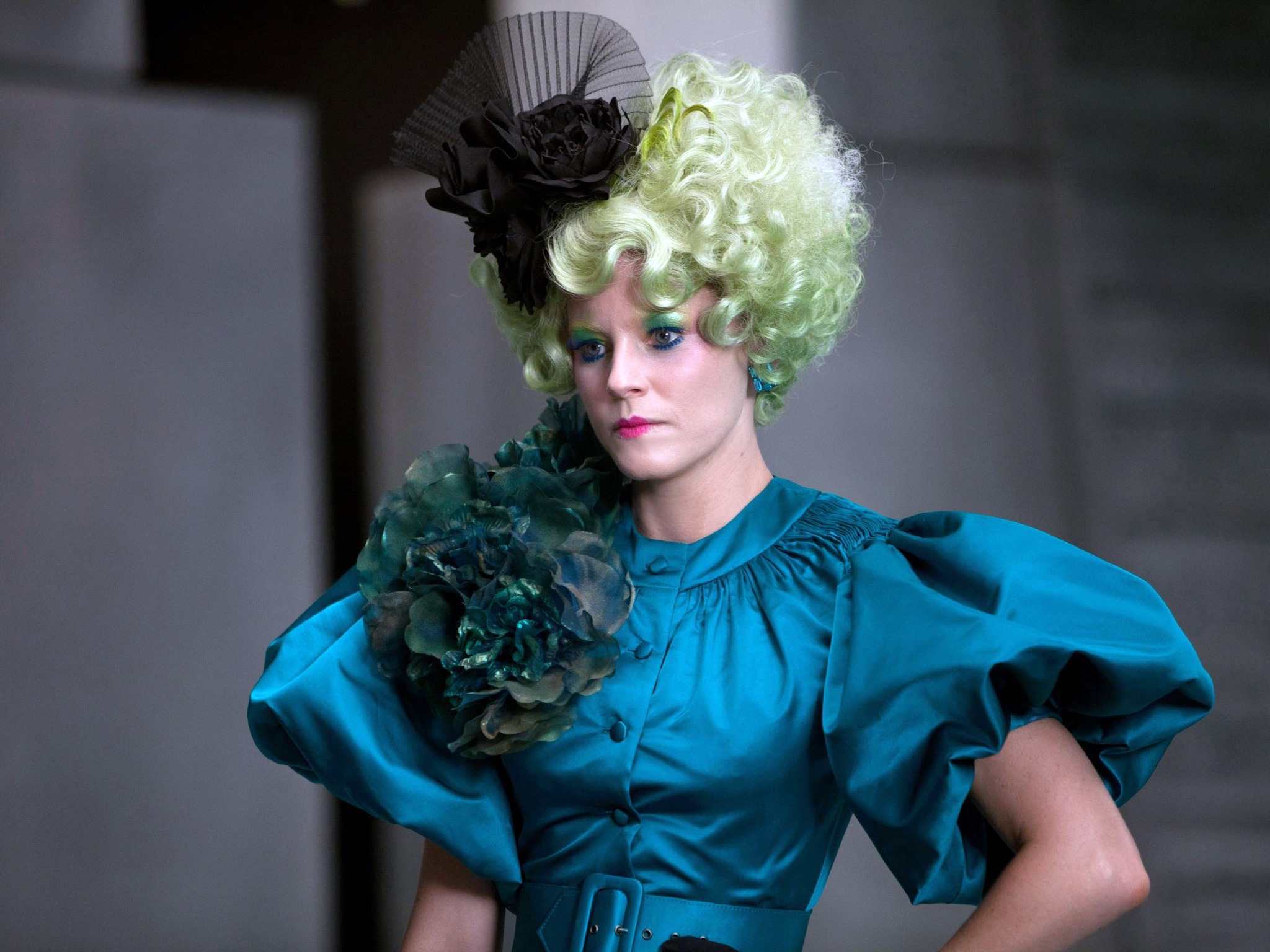 elizabeth banks green dress turned 51 yesterday, she looks amazing 👏 plus-size