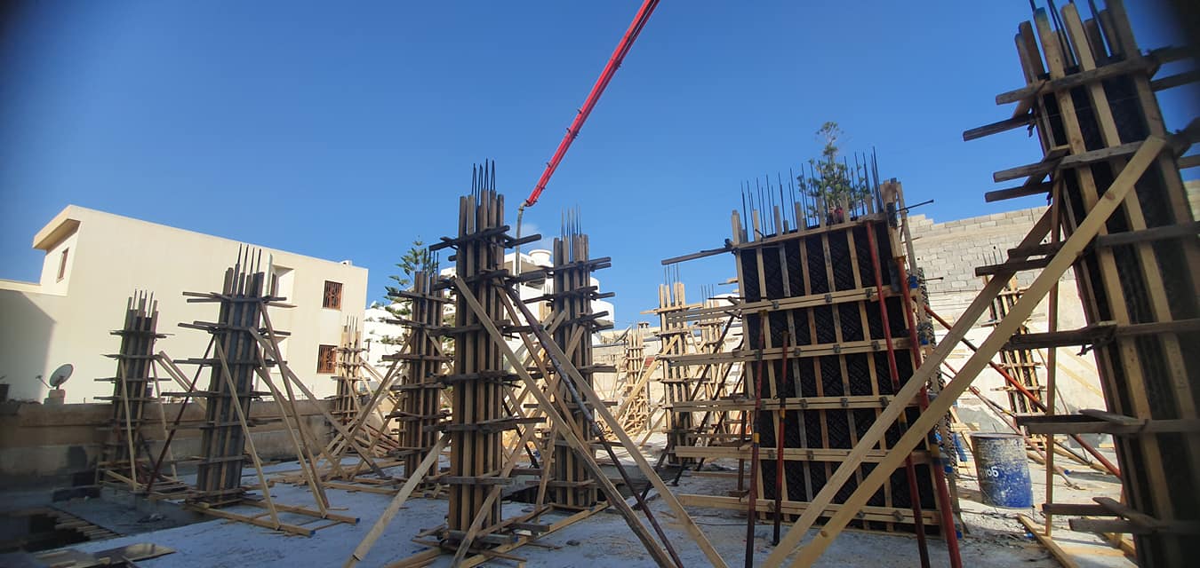 تنفيذ مبنى سكني في طرابلسي حي الأندلس مرحلة الدور الارضي نجارة وحدادة أعمدة الدور الارضي مباني الدور الارضي نجارة وحدادة سقف الدور الارضي صب شركة المتحدة الأولى للمقاولات العامة والاستثمار العقاري