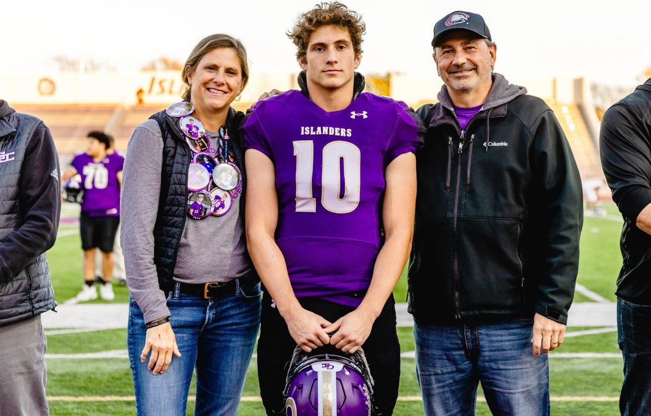 Islander Football Hall of... - Islander Football Hall of Fame