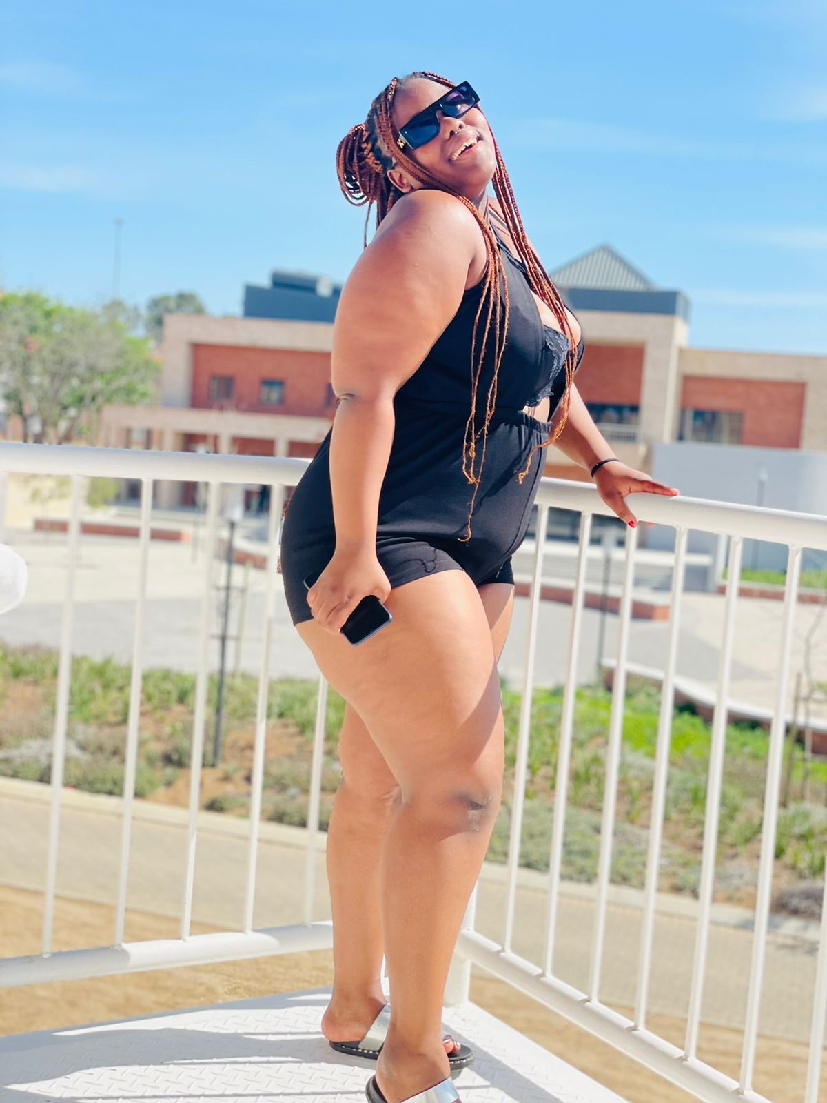 Inothando Zola - Thick thighs? I serve my hunnay🥺 👑 | Facebook