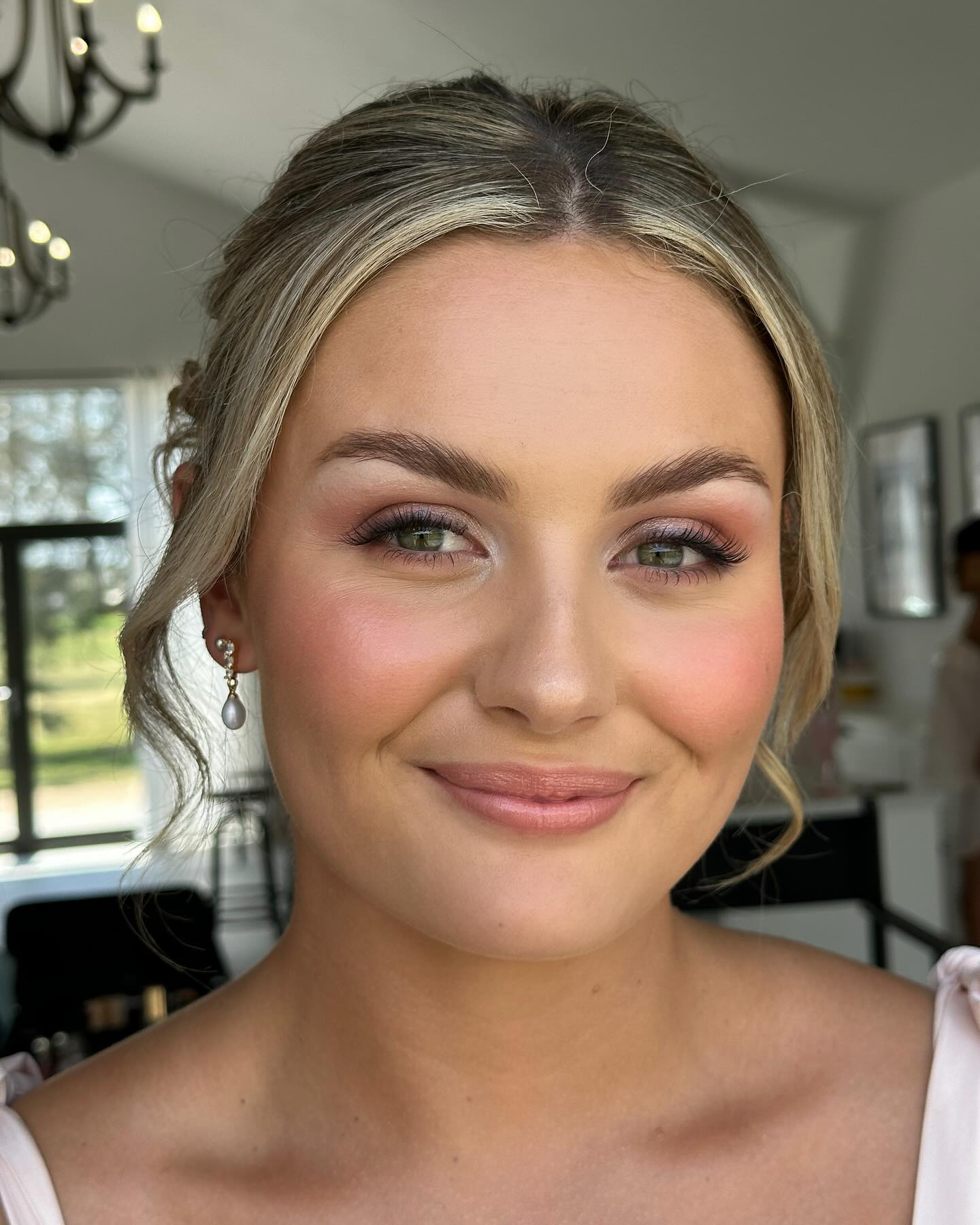Soft pink bridesmaid glam🩷 You can't go wrong!