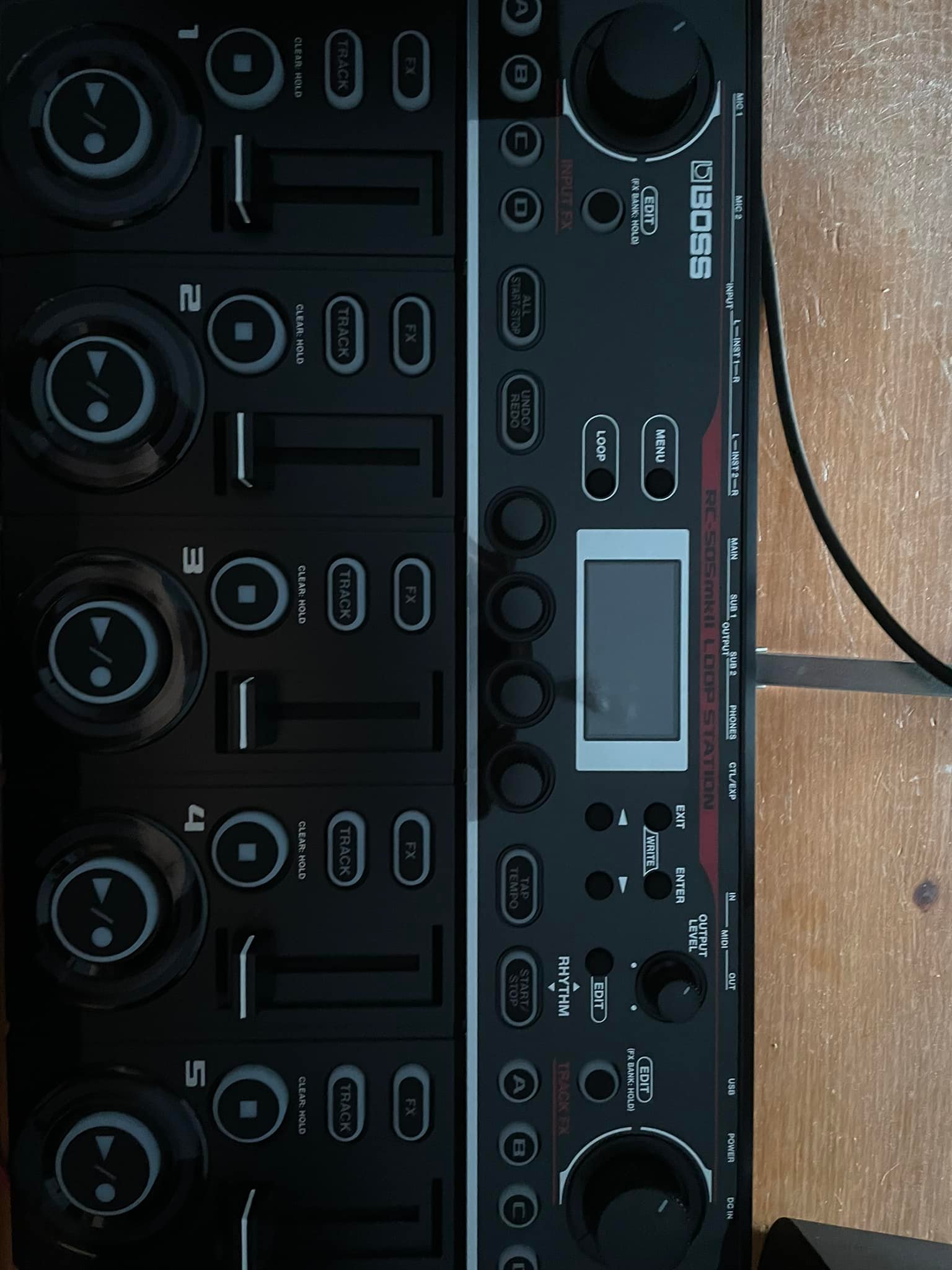 How to connect Shure SV100 mic and speaker to Boss RC-505MKII loop 