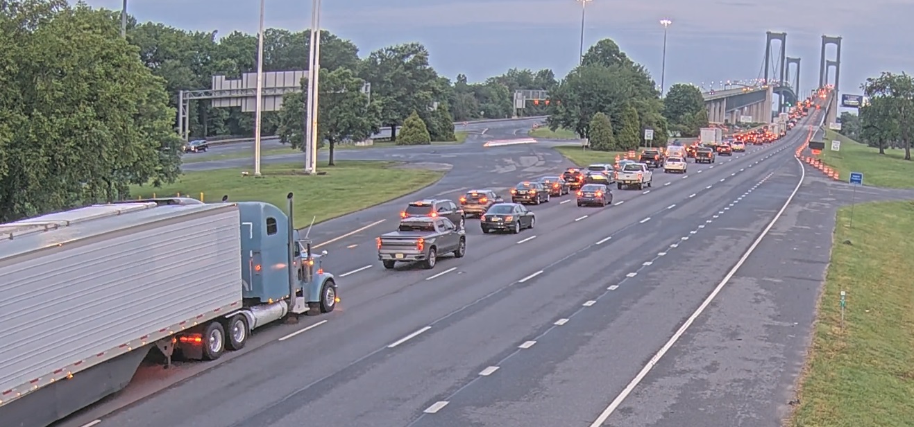 WDEL - **UPD 711 - 3 left lanes now open, construction back to just the ...
