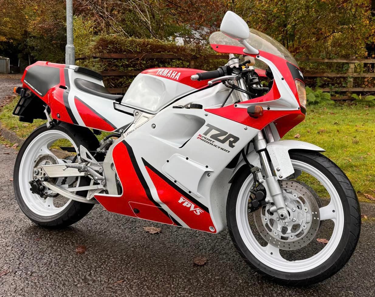 絶版 YAMAHA TZR250SP 3MA A few more pictures of our stunning TZR250 SP 3MA with factory F3