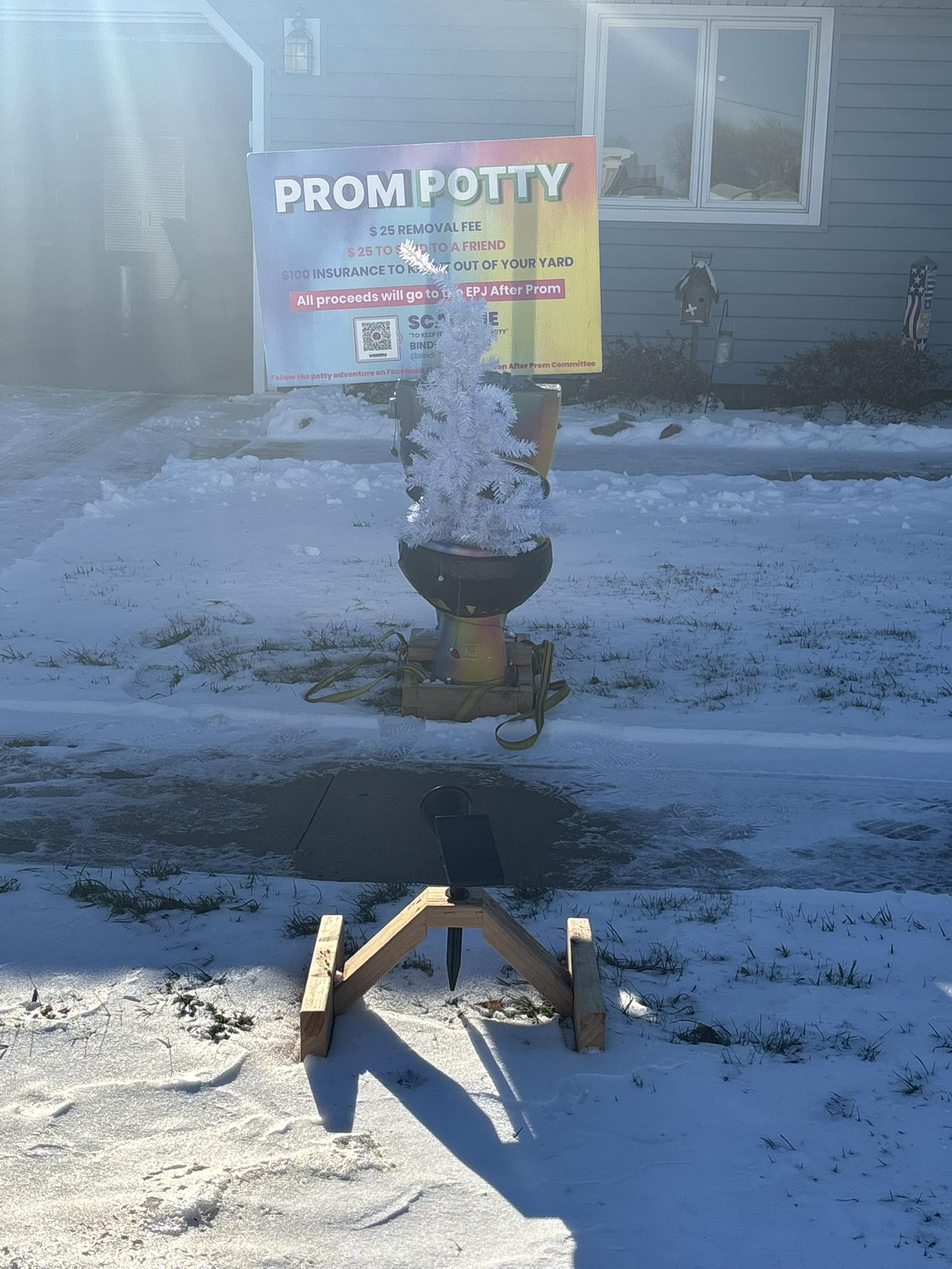 Elk - 🚽 PROM POTTY UPDATE 🚽 The Prom Potty found her way to a new yard ...