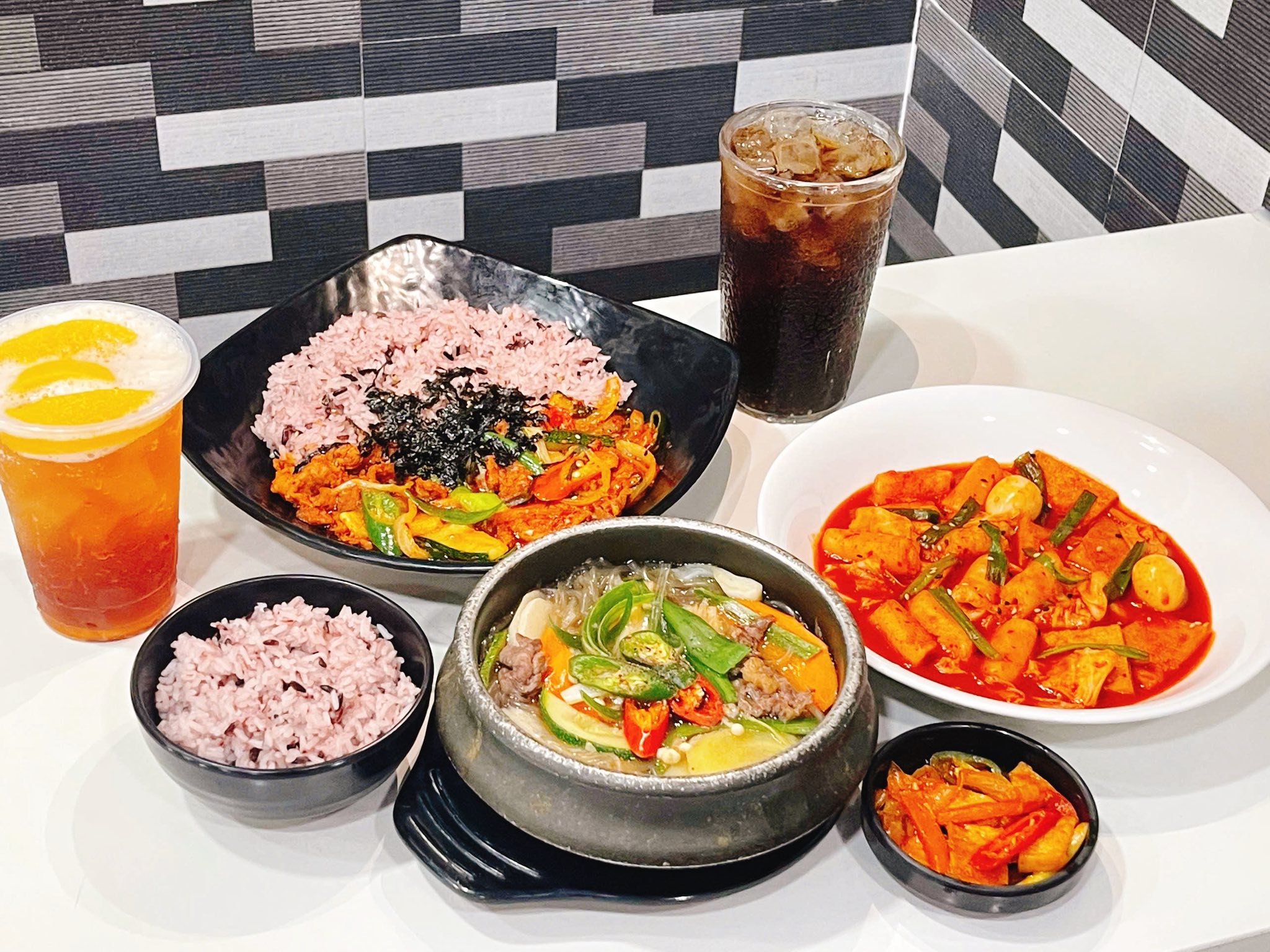 hanuri Korean fast food added a... - hanuri Korean fast food