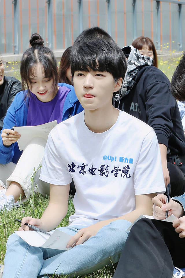 王俊凯karry Wang 王俊凯 Karrywang 北京电影学院学长王俊凯cr Up 新力量 Facebook