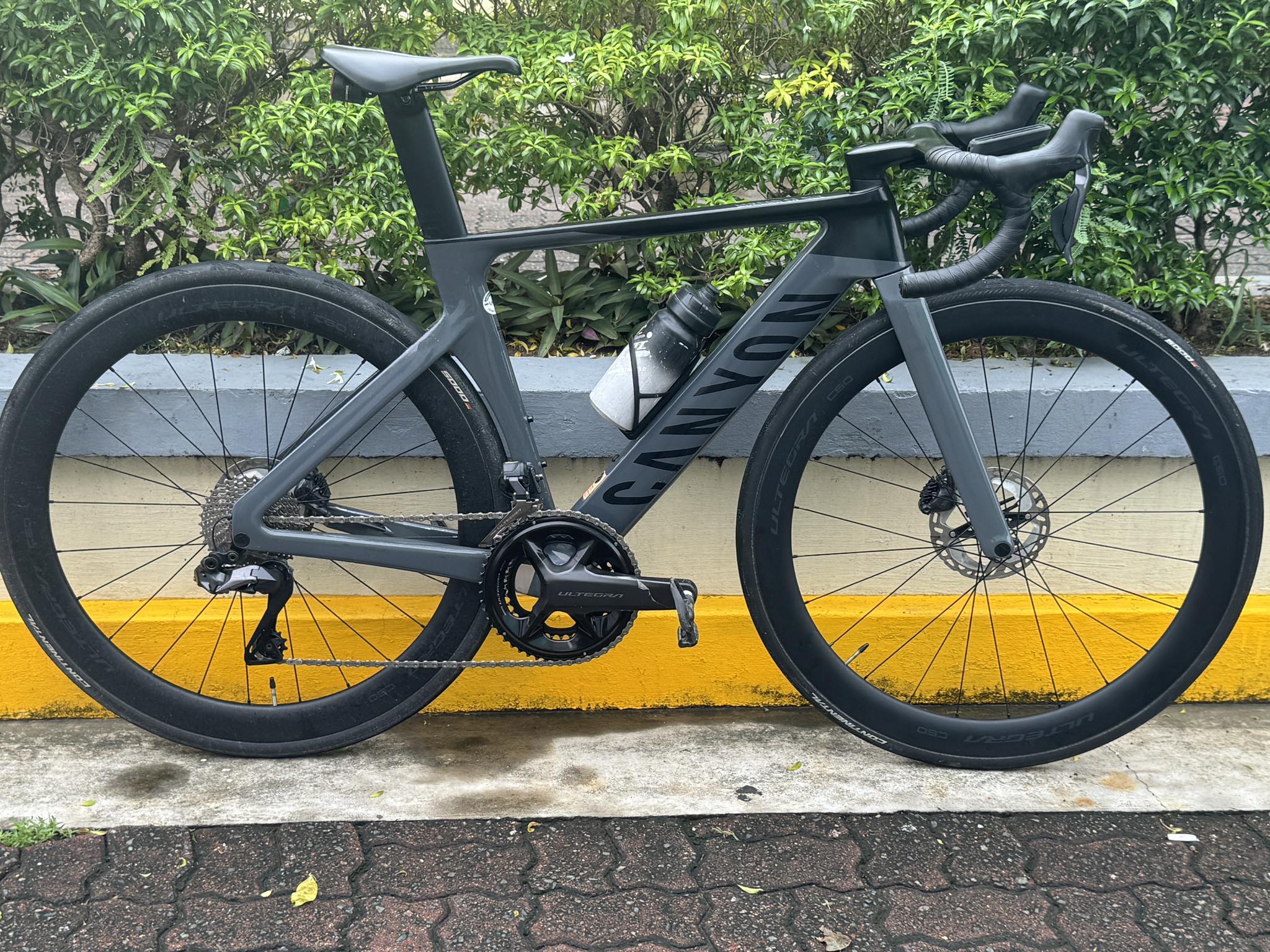 Price: 230k * Canyon Aeroad CF SLX 8 2024 Frameset * Size XS 