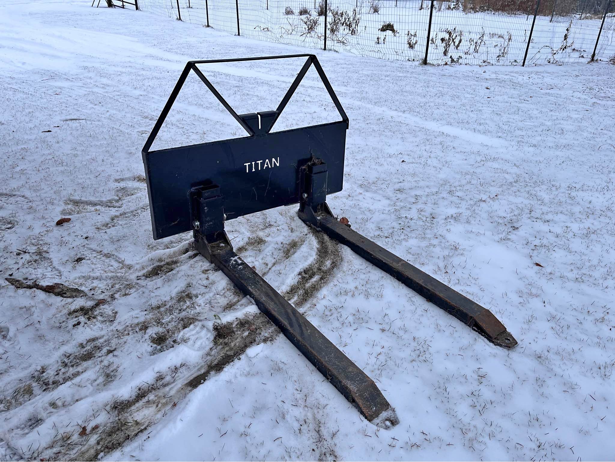 Quick attachment for front loader- pallet forks - Garden Tools ...