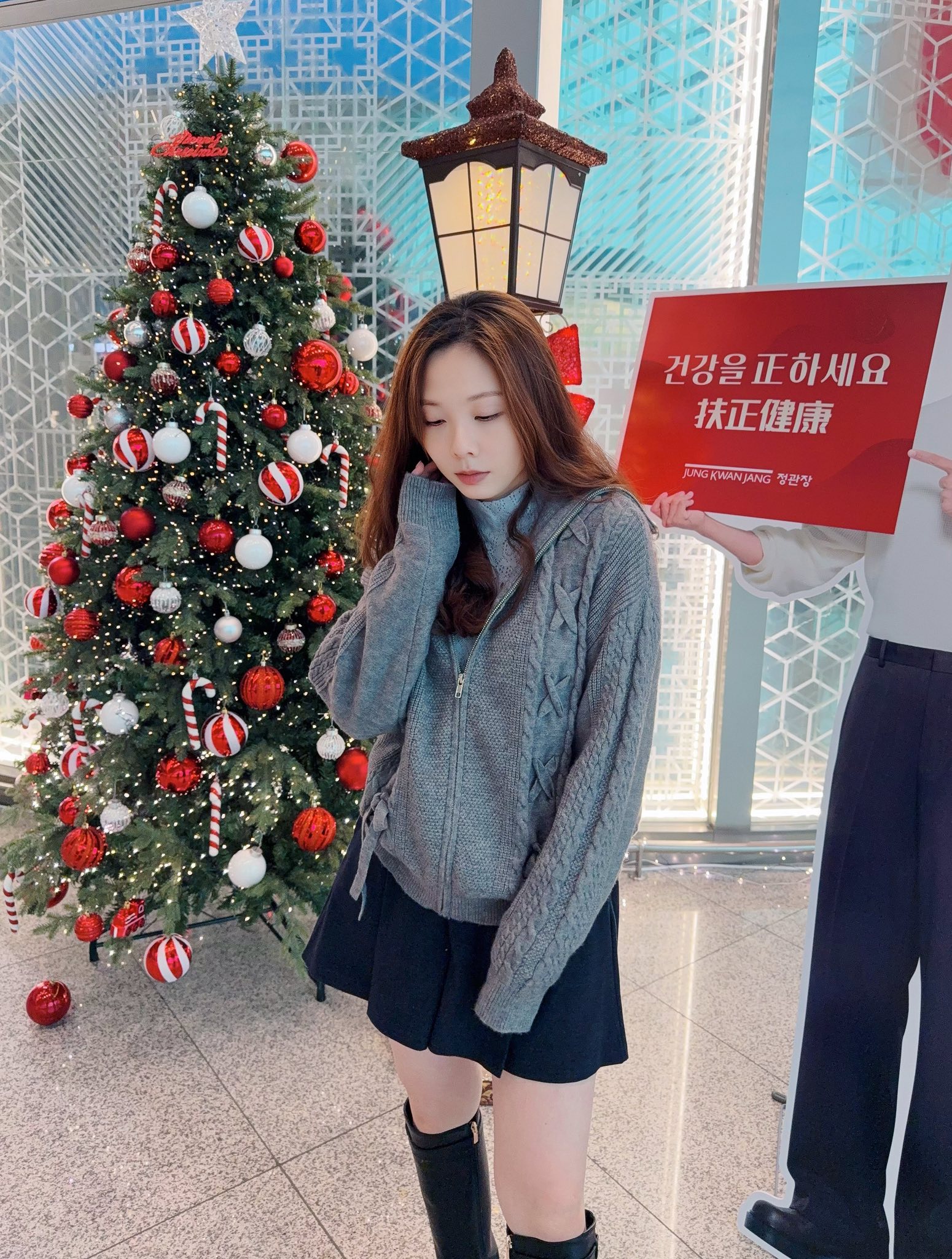 Lion's 小獅子 - 撥出一天假期和老闆在韓國逛 原本覺得在韓國上班每天都度秒如年…😆 阿怎麼逛街... | Facebook