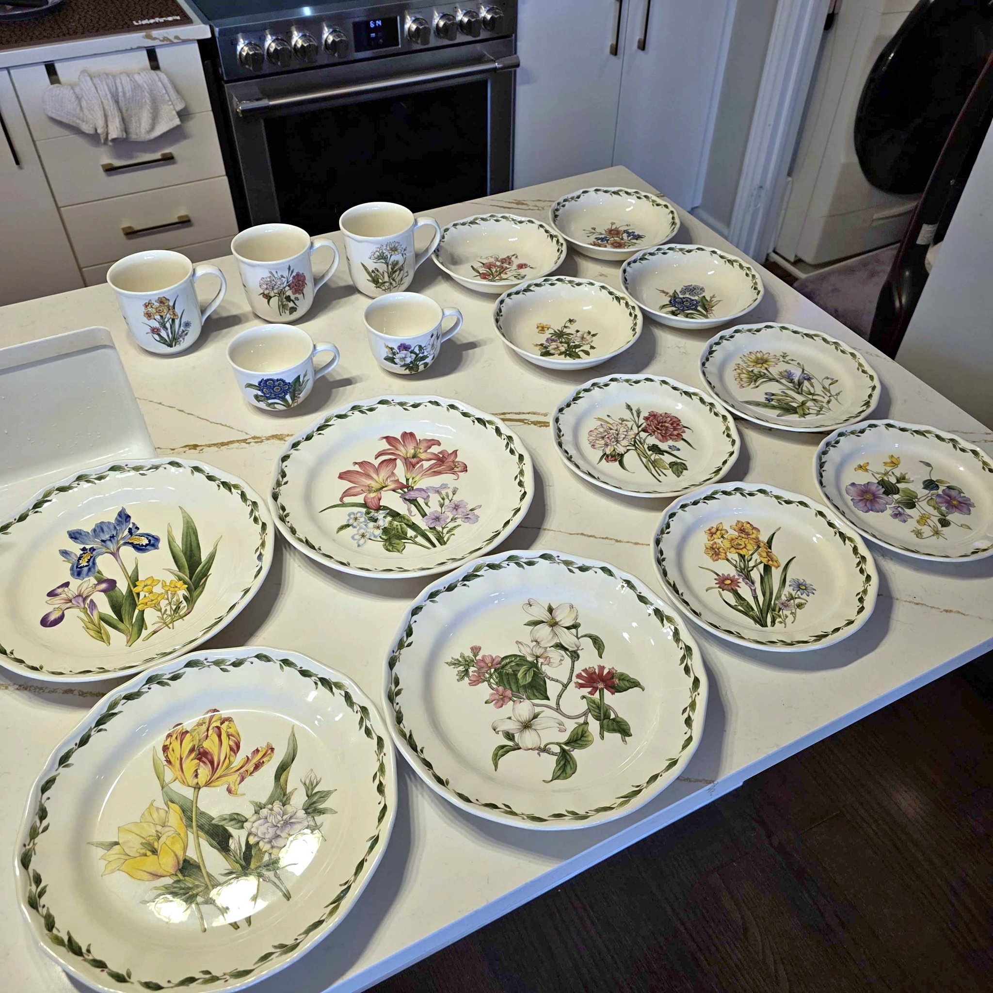 Noritake “Gourmet Garden” Dinnerware Set – Floral – Large Set ...