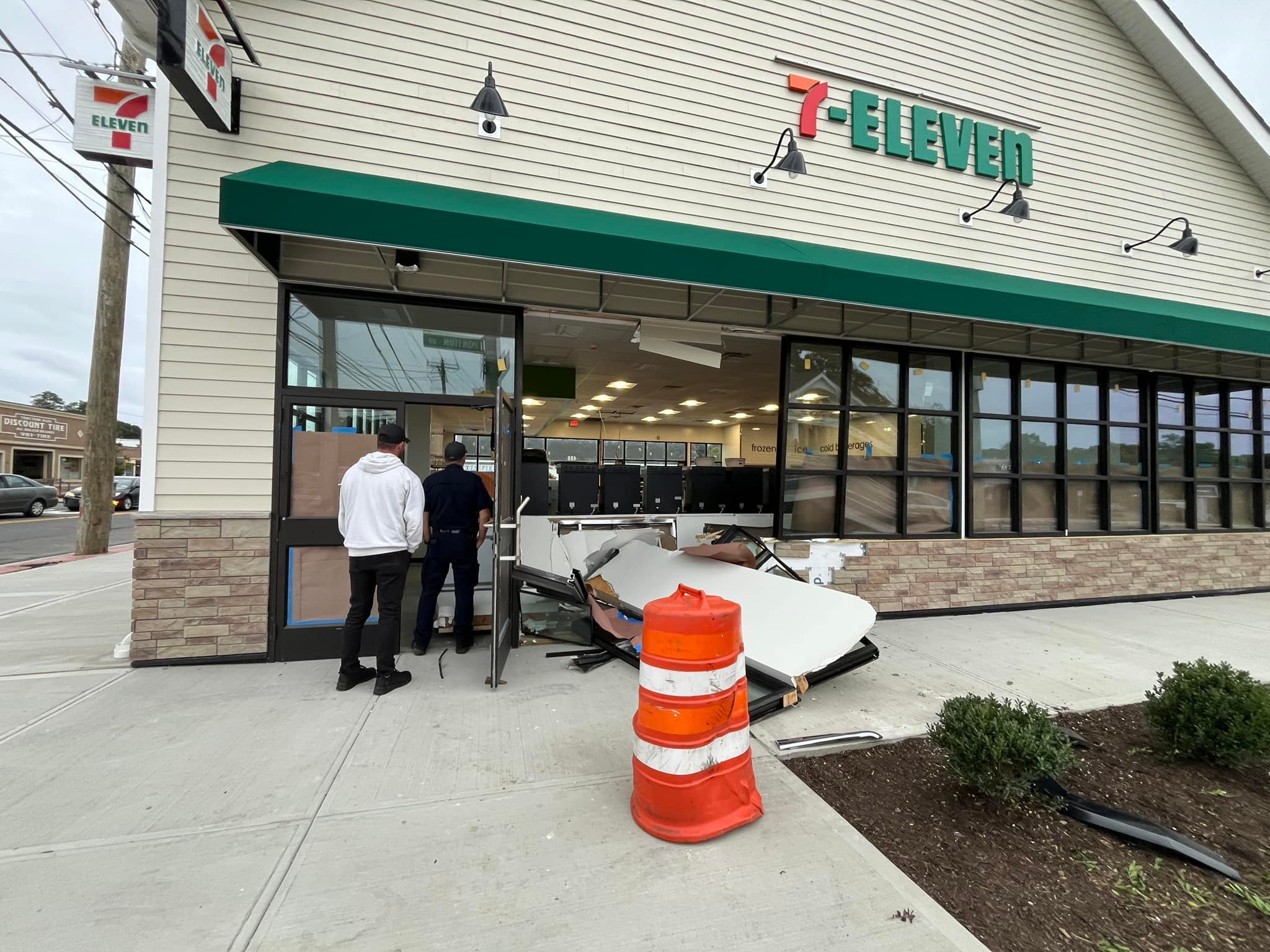 Car crash into new 7-11 on Portion and Hawkins