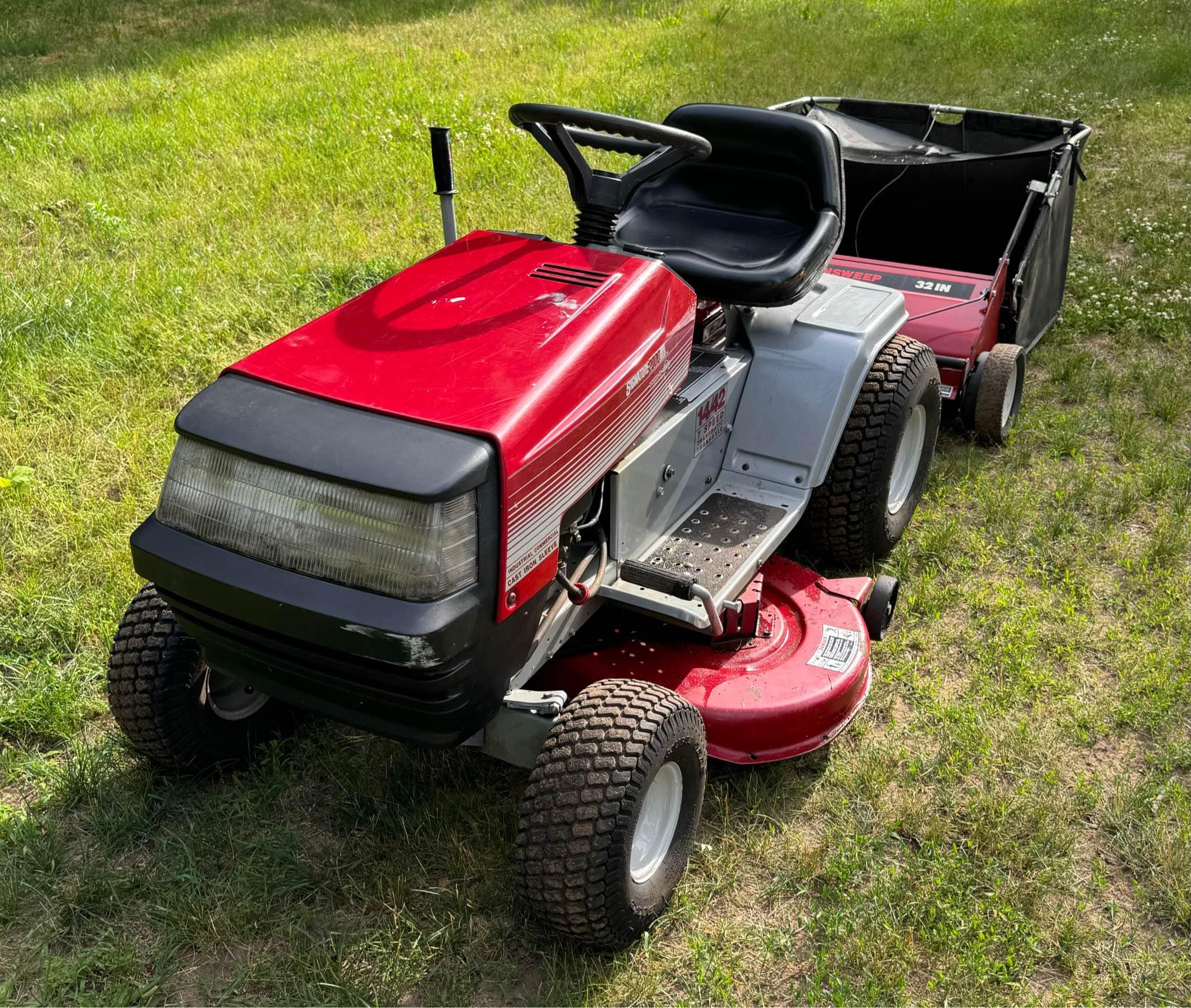 1992 Montgomery ward riding mower - Lawn Mowers - Grand Rapids ...