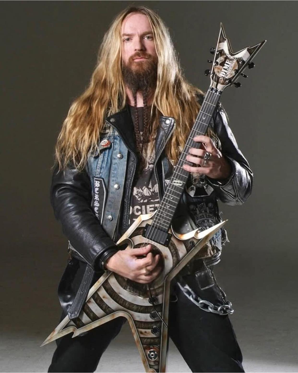 Karl - 🎸🔥 Two legends, one iconic guitar! 💀⚡️ Zakk Wylde, the ...