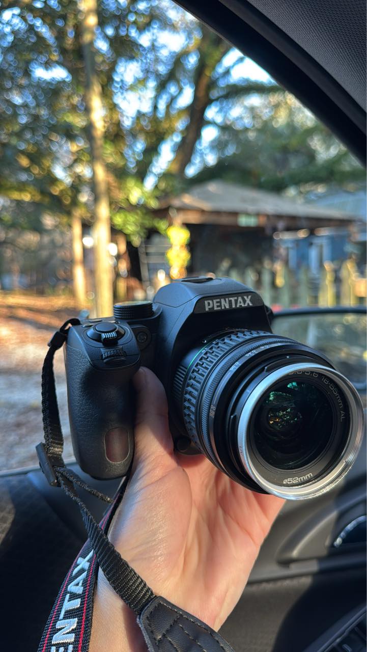 Pentax KF viewfinder blurry issue with 18-55mm lens