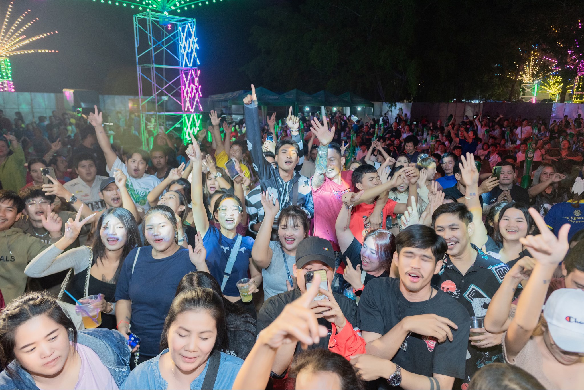 วงLกฮ - เมื่อคืนที่ผ่านมาครับ 25-2-68 วง L.กฮ. สังกัด TMG... | Facebook