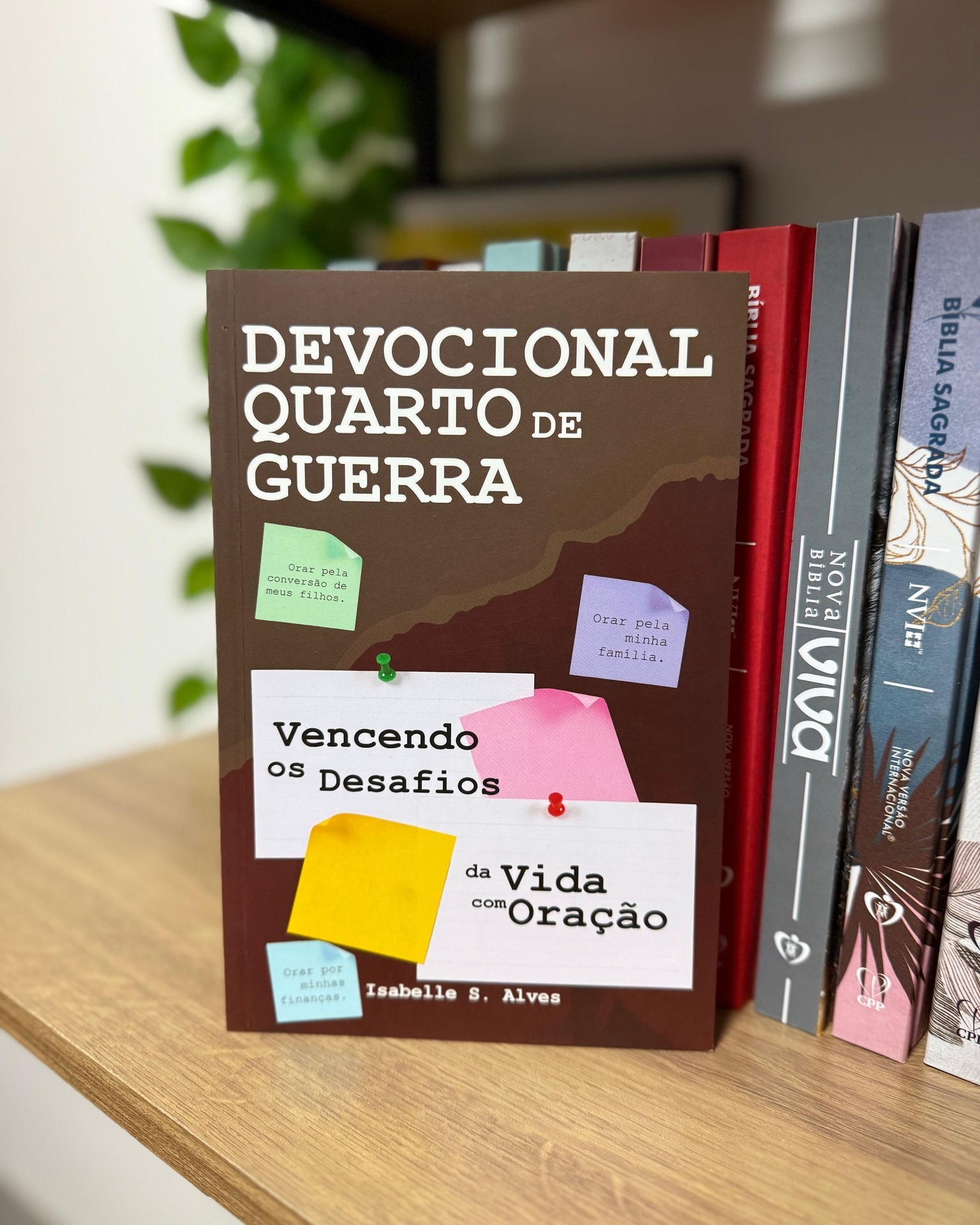 Livrarias - 📘🔥 Devocional Quarto de Guerra – Vença Suas Batalhas de ...