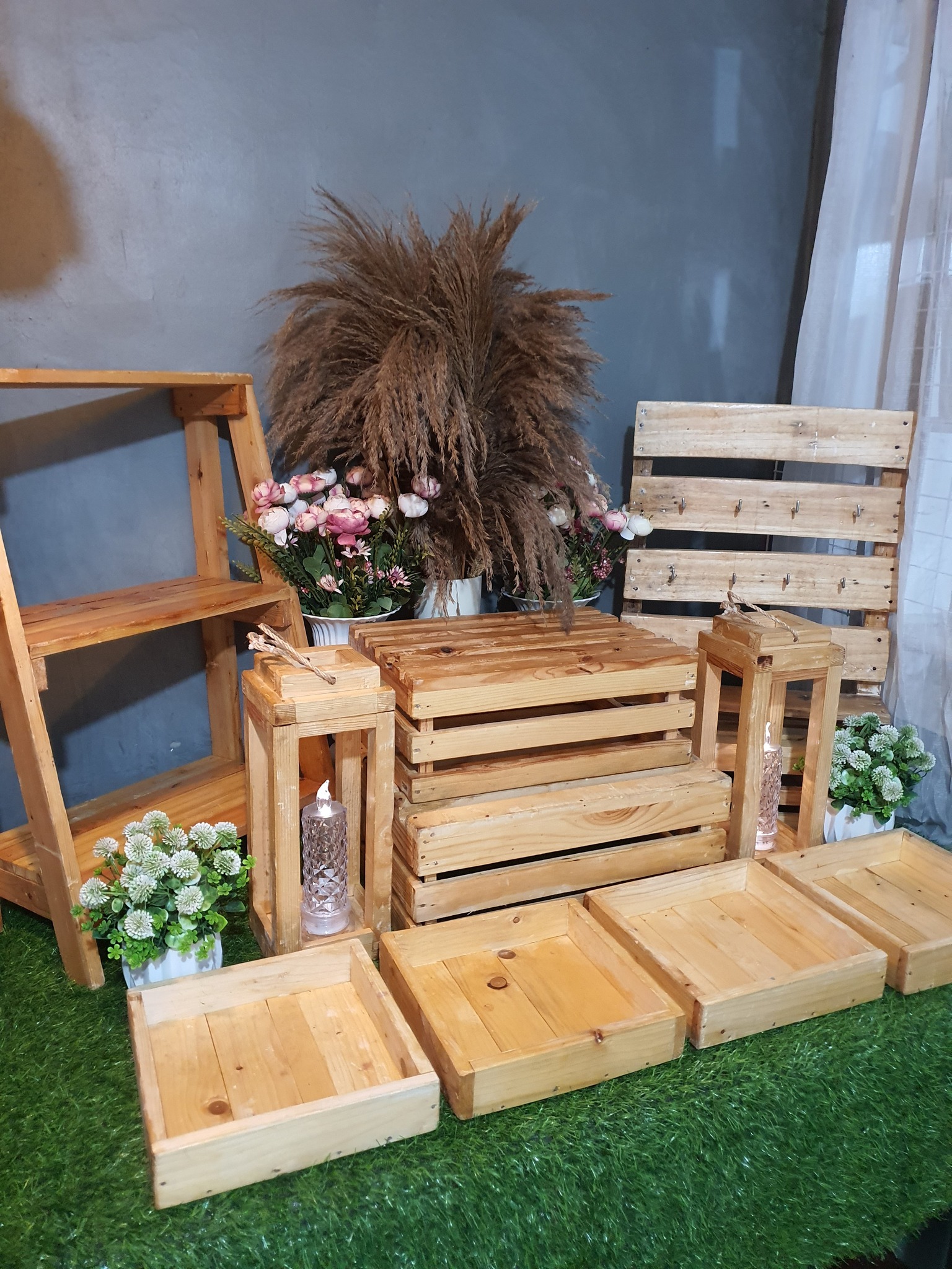 𝐌𝐢𝐫𝐚𝐜𝐥𝐞 - Wooden Dessert Stand For Rent 500.00 complete set and ...