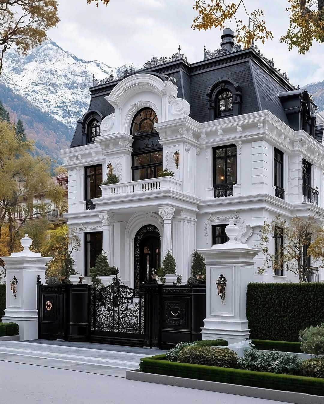 𝓢𝓪𝓫𝓲𝓷𝓪 𝓒𝓪𝓽𝓸𝓾𝓻 - A classic home 🖤🏠 | Facebook