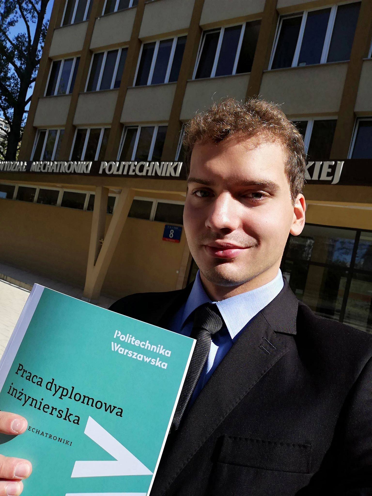 Dopiero po 12 godzinach opadł deszcz kolorowego confetti, bo dyplom ...