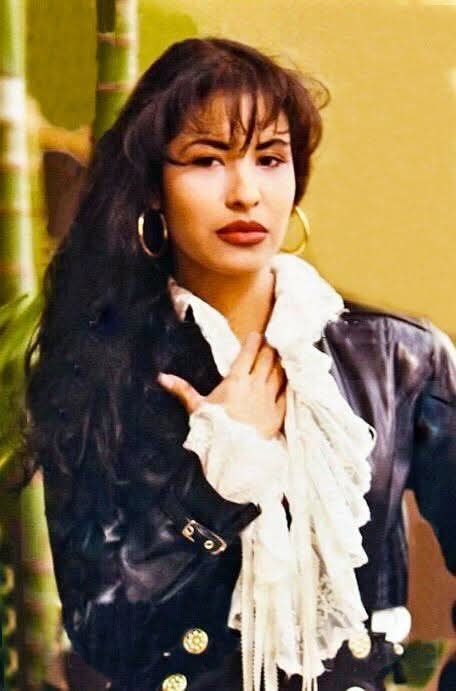 SQP - Selena photographed by Maurice Rinaldi for her album, 