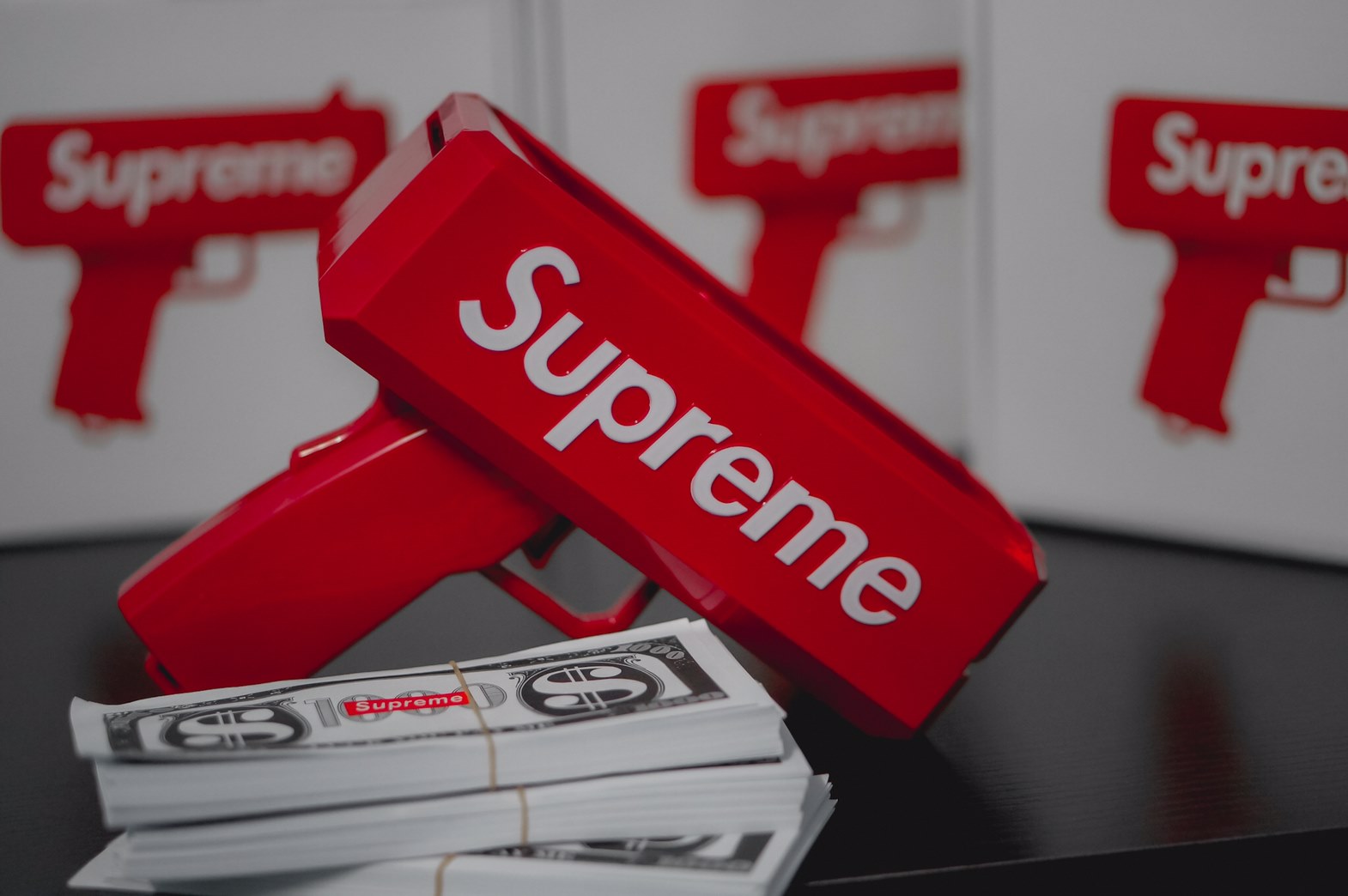 ปืนยิงแบงค์ Supreme gun ของเล่นสายเปย์