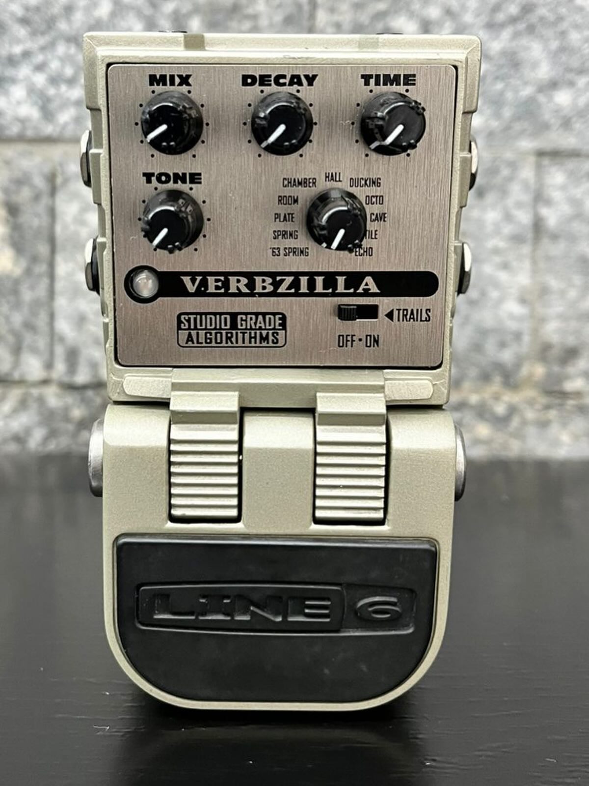 Line 6 Verbzilla R$ 540,00 Line 6 Verbzilla: O seu arsenal de