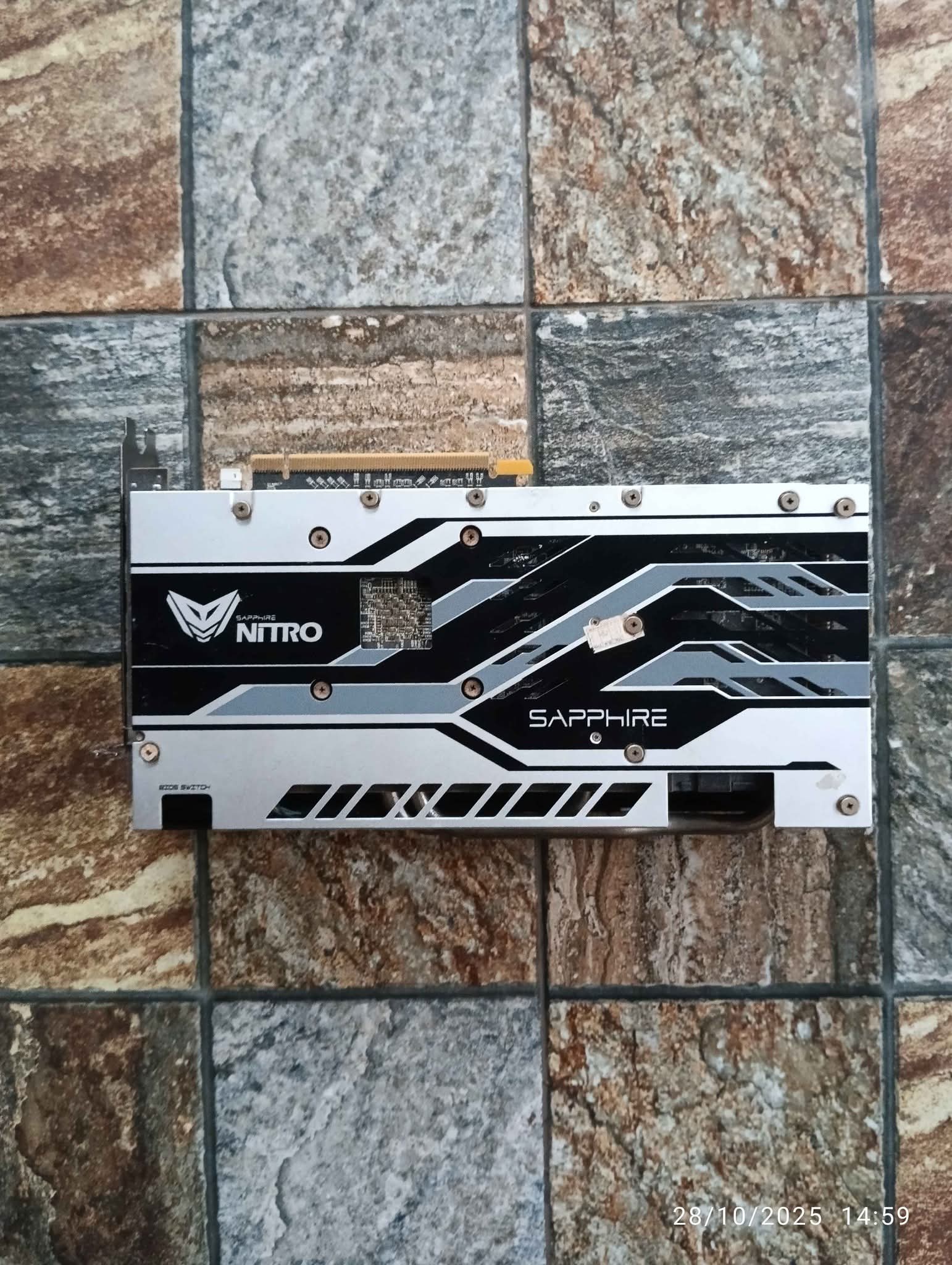 VGA SAPPHIRE NITRO+ RX580 4GB DDR5 LIKE NEW DUS BOX NORMAL LANCAR POLL ...