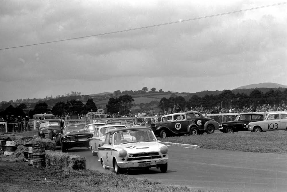 Classic - Saloon car race, Pukekohe 1964. Kerry Grant's 