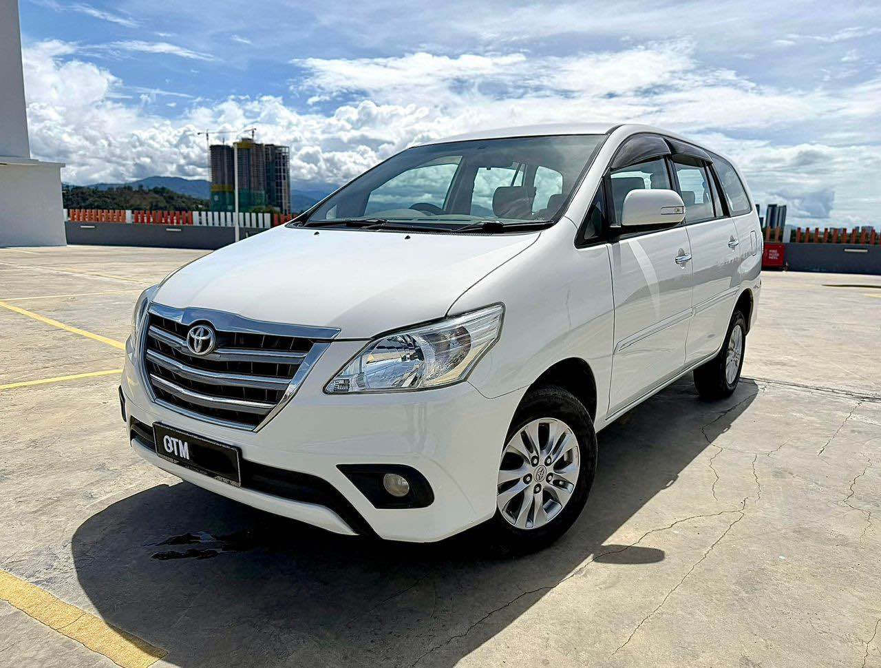 Toyota Innova 2.0 G Auto 2014 Tip top condition Engine smooth & no ...