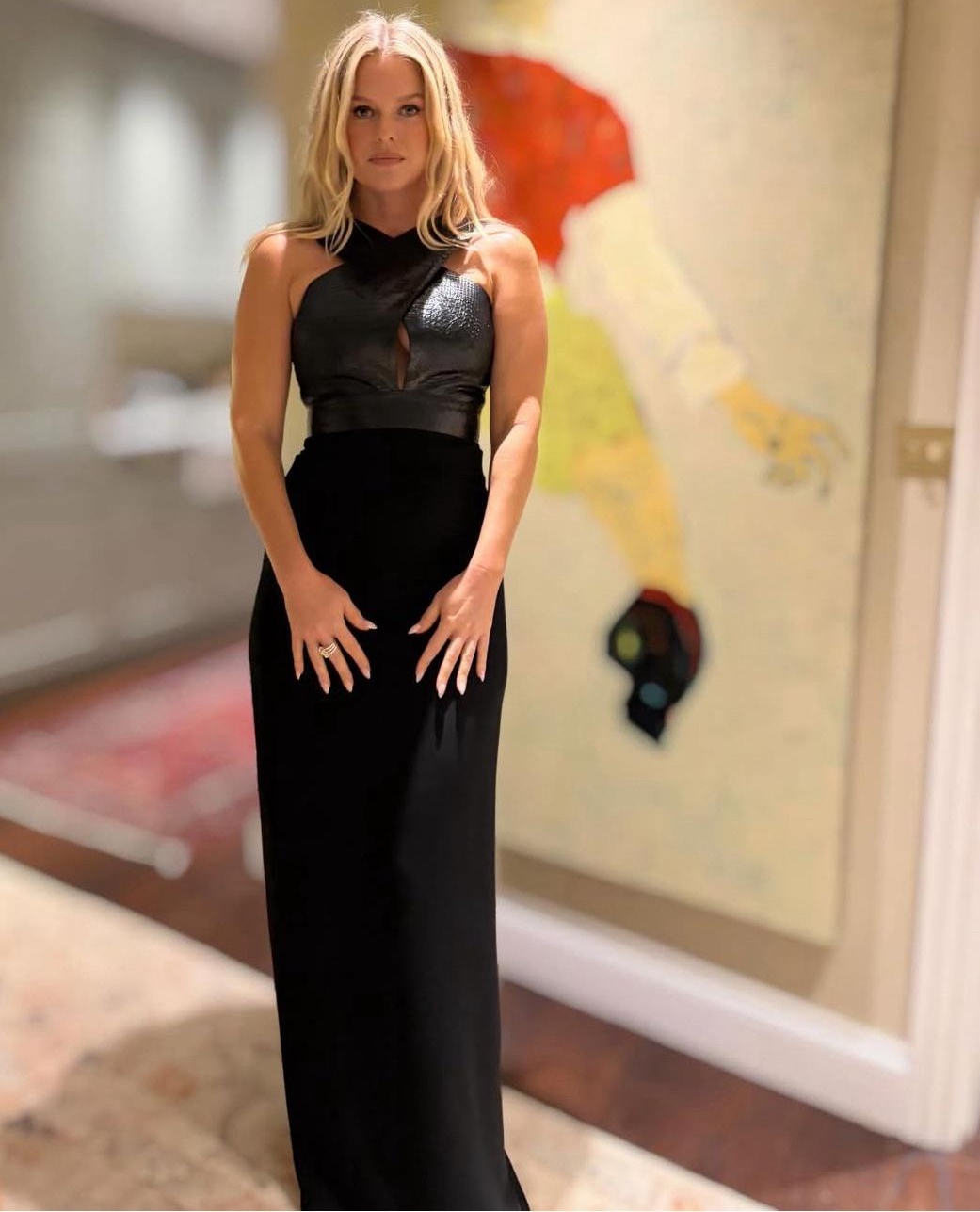 Alice Eve #aliceeve Disclaimer: This picture was shared from Reddit (r/gentlemanboners) of user u/matts142