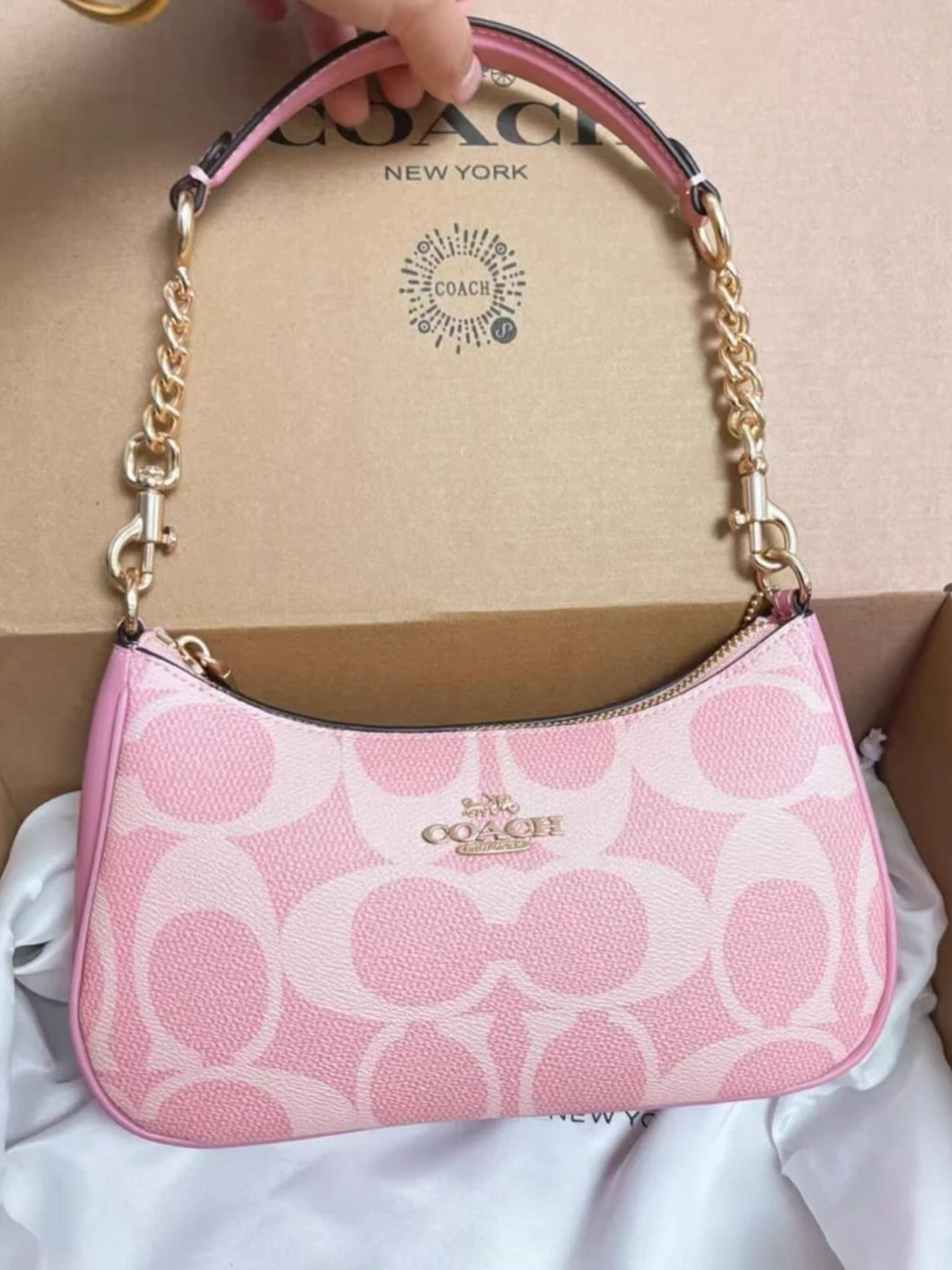 Coach Signature Shoulder Bag (2013) | COACH Signature Shoulder Bag 