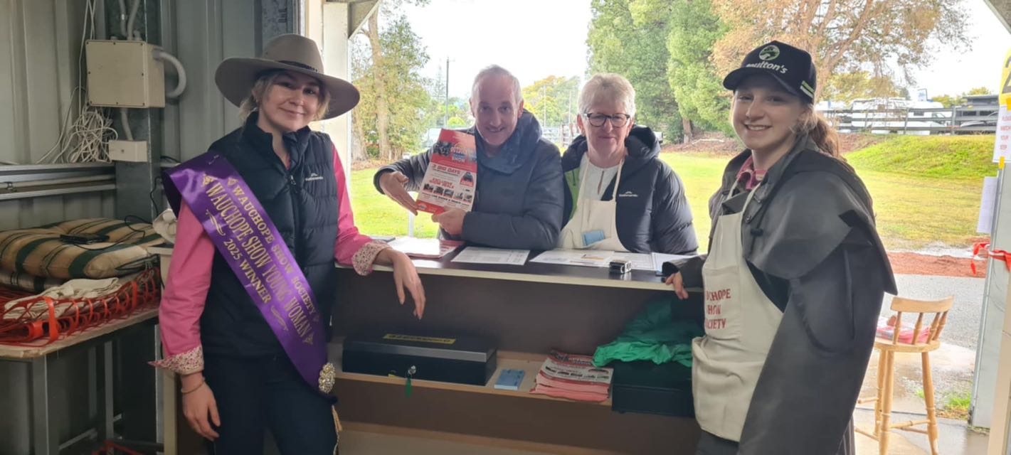Wauchope Show Young Woman Competition