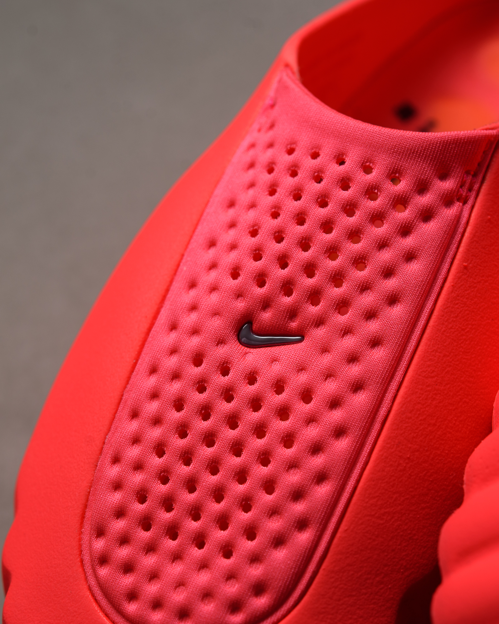 22 nodes. One goal: keep you present.⁠ The Nike Mind 001 Flyknit
