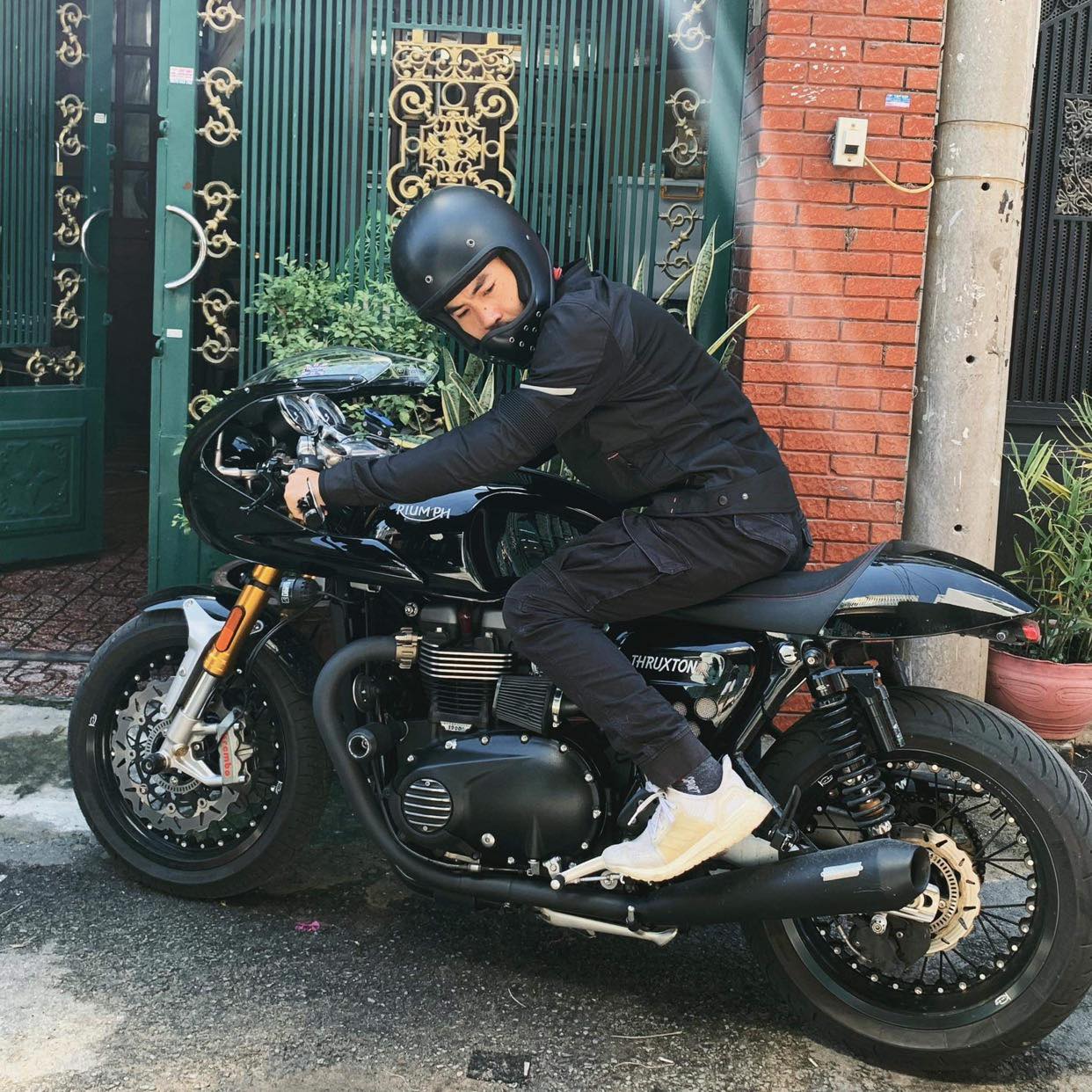 Blade Rider Helmet 真正一眼讓你心動的產品... - Blade Rider Helmet