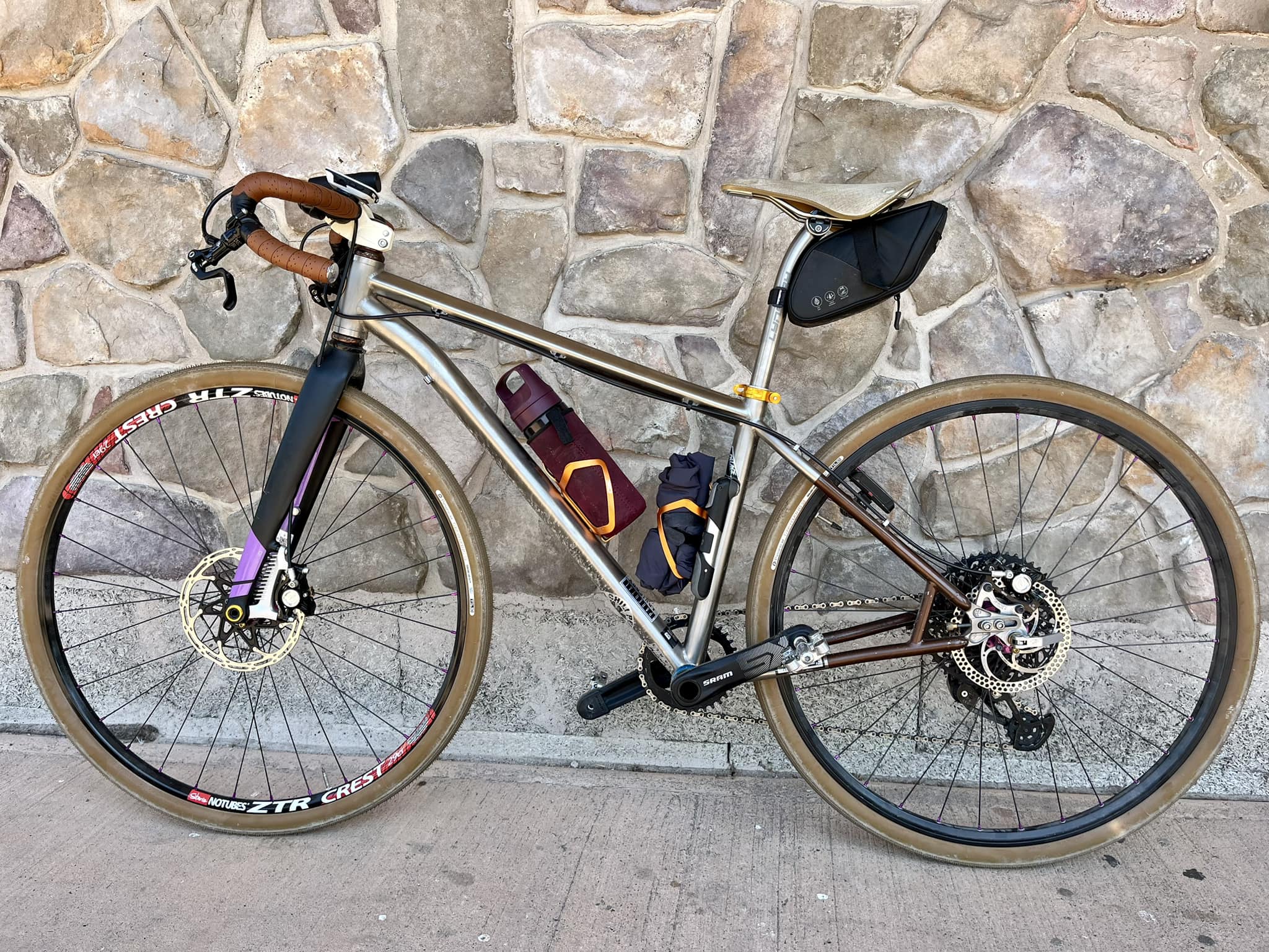 specialized gravel bike sale Crux Pro 2025 Satin Carbon/Deep Lake Metallic/Smoke/White Sage Metallic GTA 5 Online Scuba Mother's Day Gift Farbe:Taupe Matt The frame includes SWAT