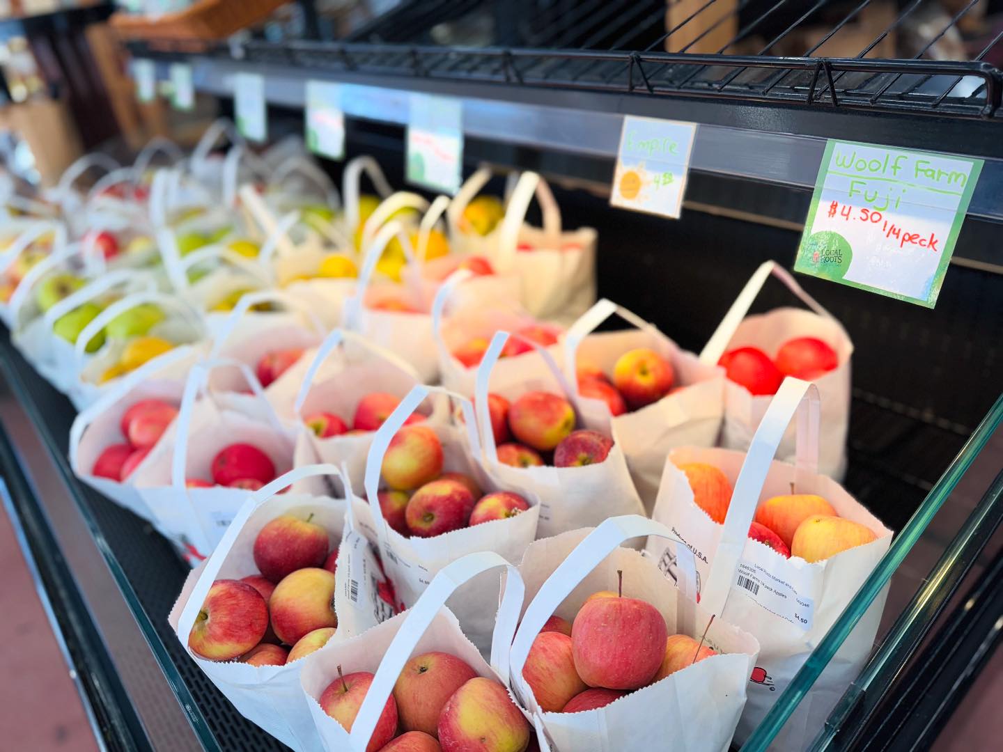 Local - How apple-solutely amazing are these lovely fruits??🍏🍎 ...