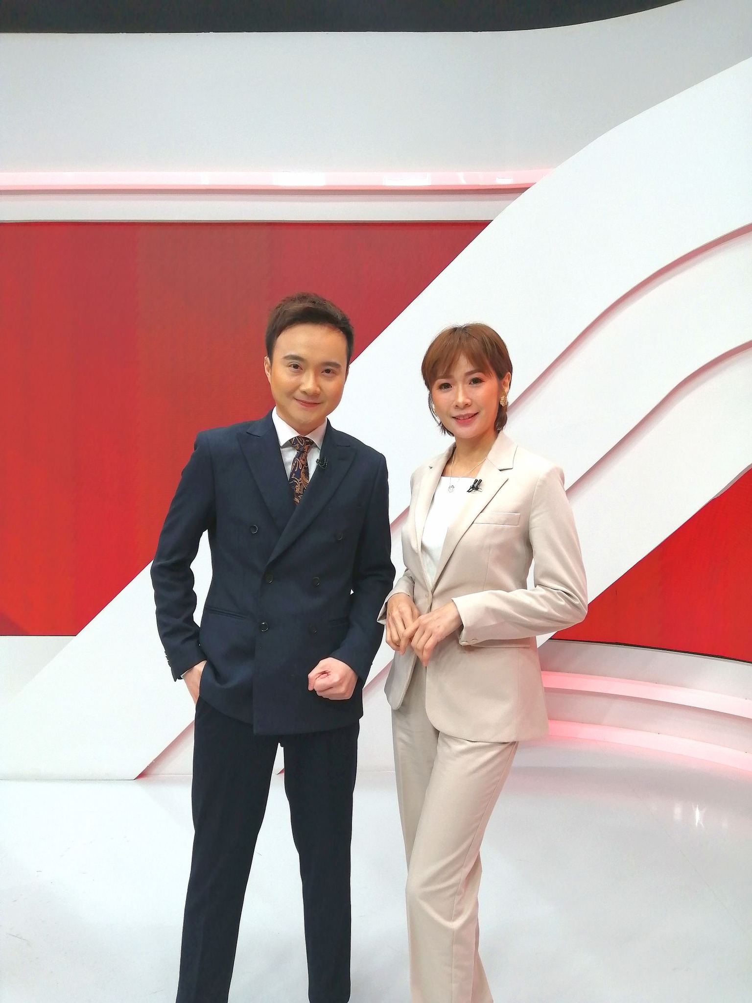 八度空间华语新闻 - 2025年12月23日 晚上8时正 与 许文杰 Boon Kiat 王菁忆 Ong Ching... | Facebook
