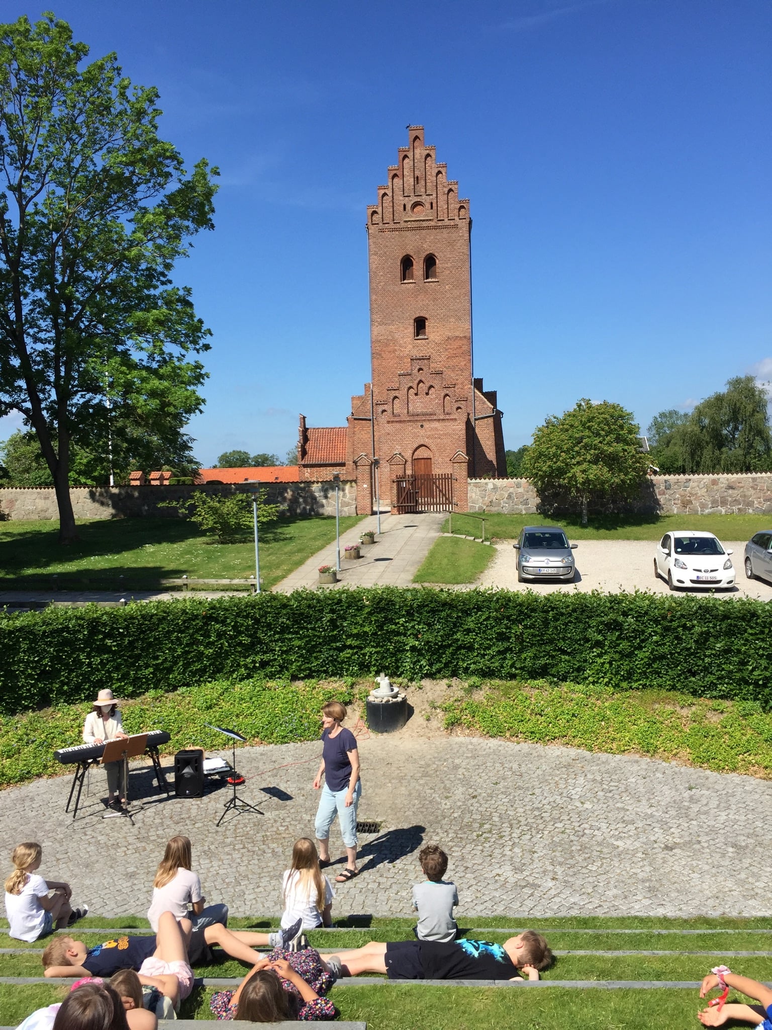 Lillerød Kirke - 2. årgang på Lillevang Skole, afd....