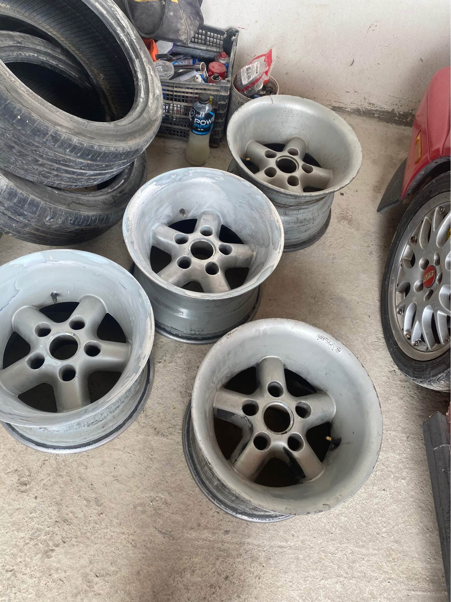 Vendo rines carusi 15x10 de ancho llantas delanteras más de media vida ...