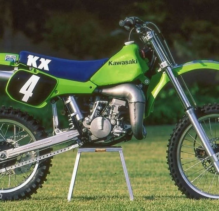 Who wants to see more oldskool Kawasaki KX content?