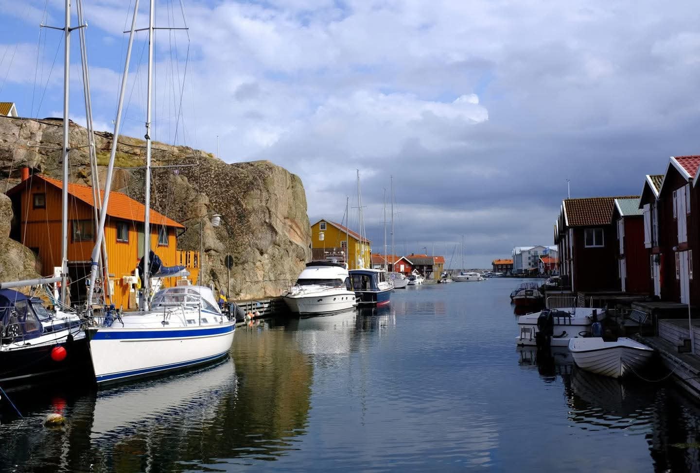 Visit - BO Larsson visar en go vy på Smögen ️ Bilden är hämtad från ...