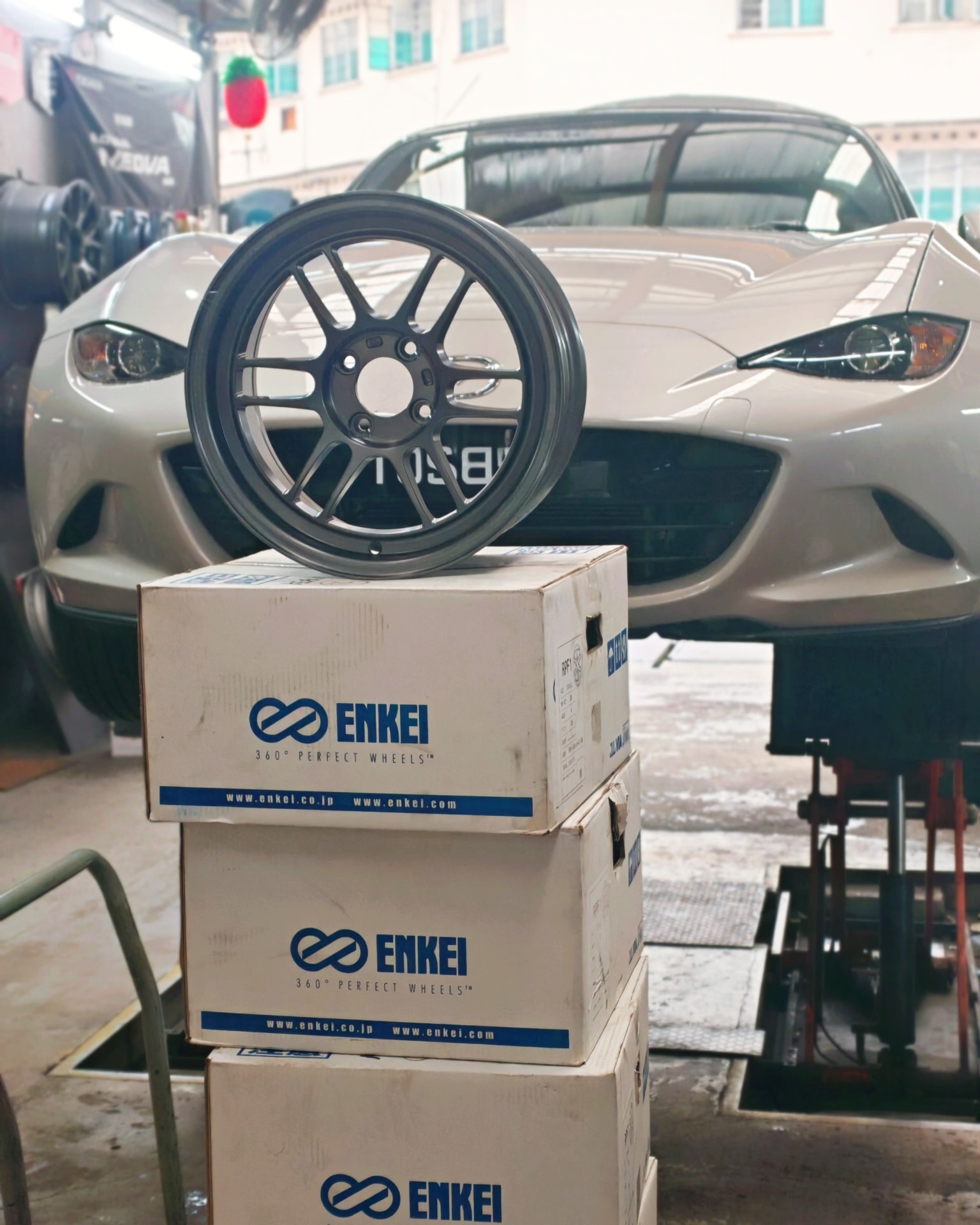 Enkei Racing - RPF1 RS 8j x 15