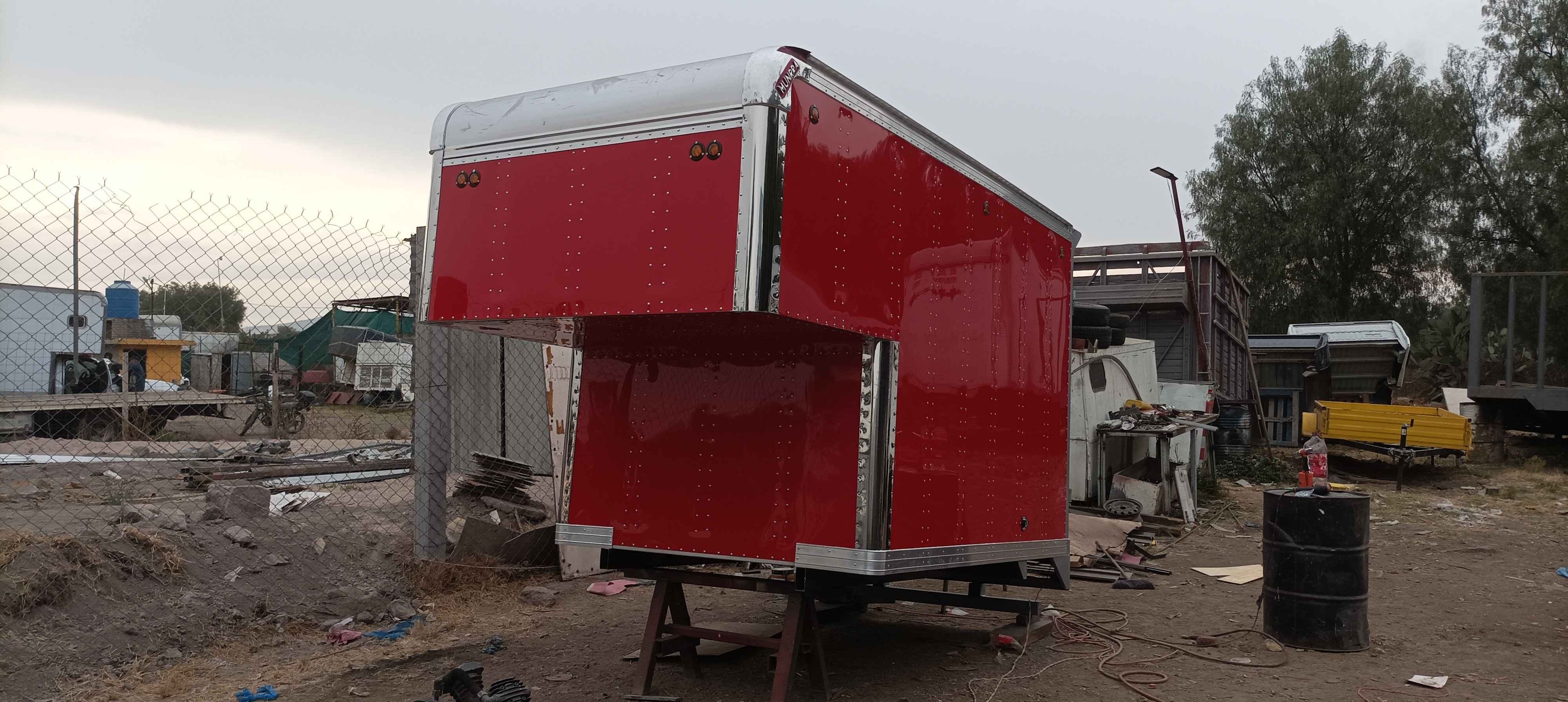 compra venta de trocas np300 | Caja seca de Nissan con copete nueva ...