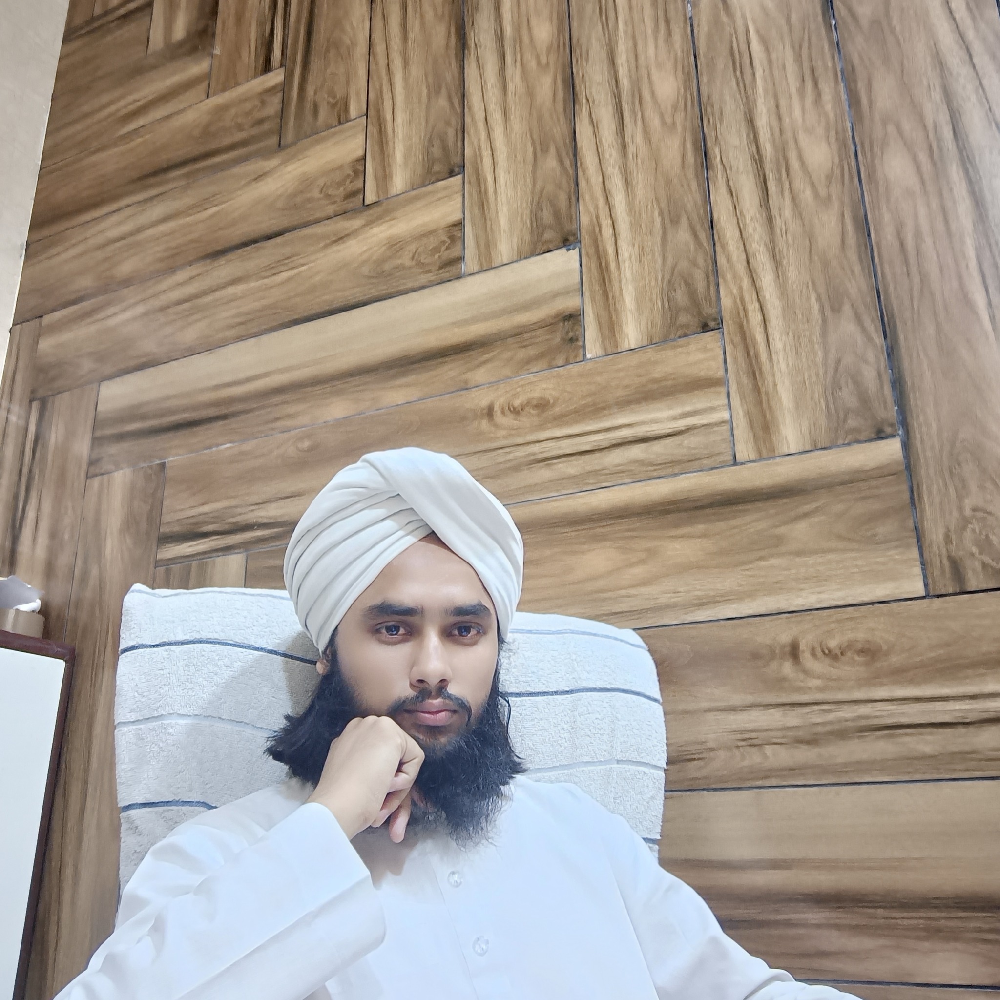Mujahid Husain - Hazrat Kon Kon Janta Hai? Name Bataiye..... | Facebook
